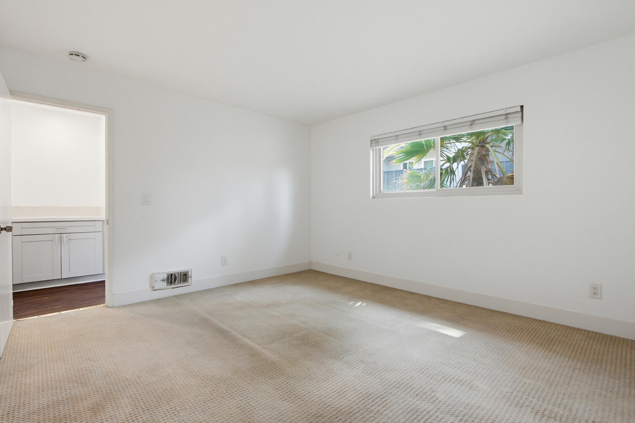 Virtual tour photo 20 of 31 for 9598 Carroll Canyon Rd APT 266