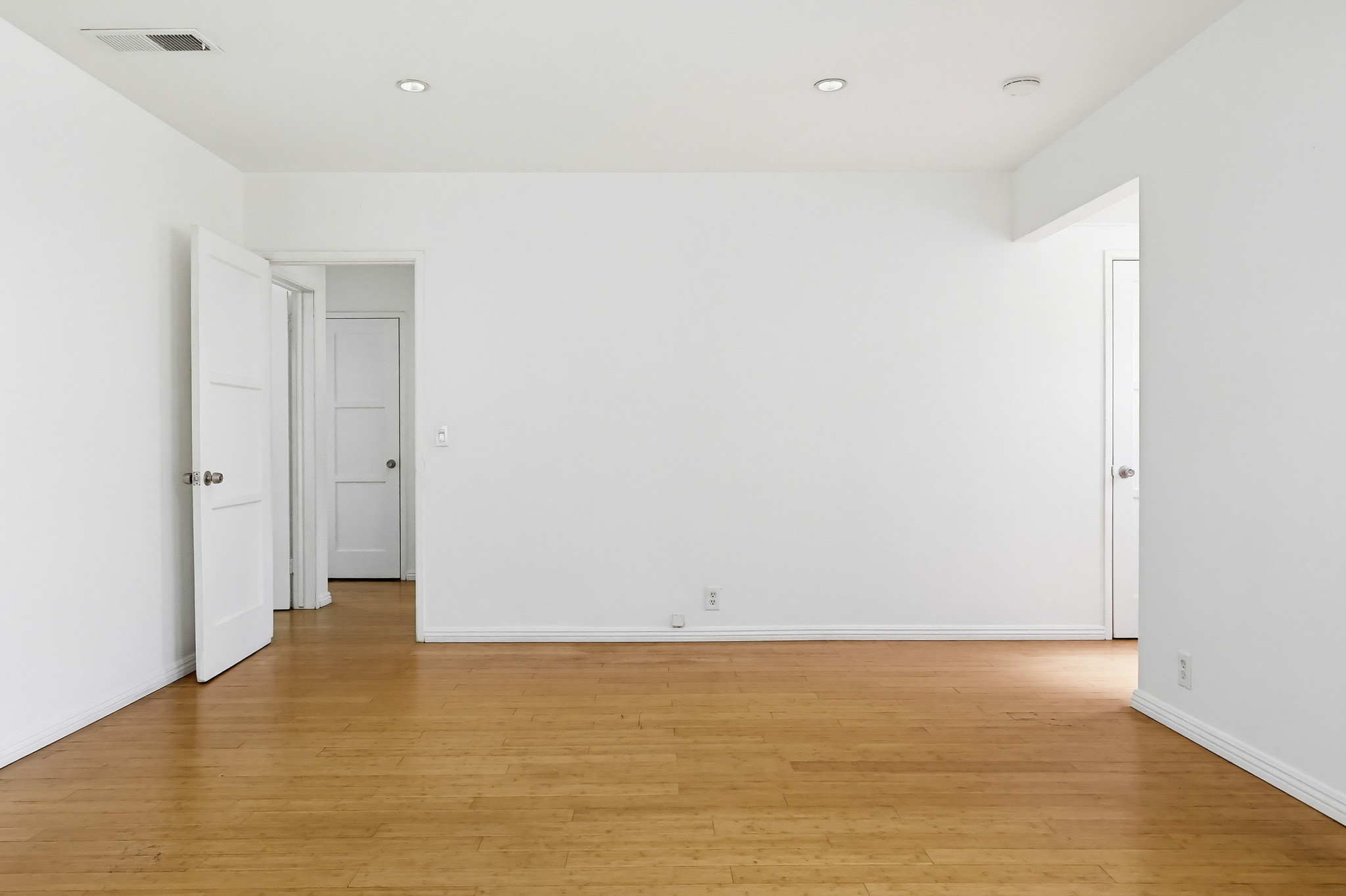 Virtual tour photo 12 of 82 for 9602 Olive St