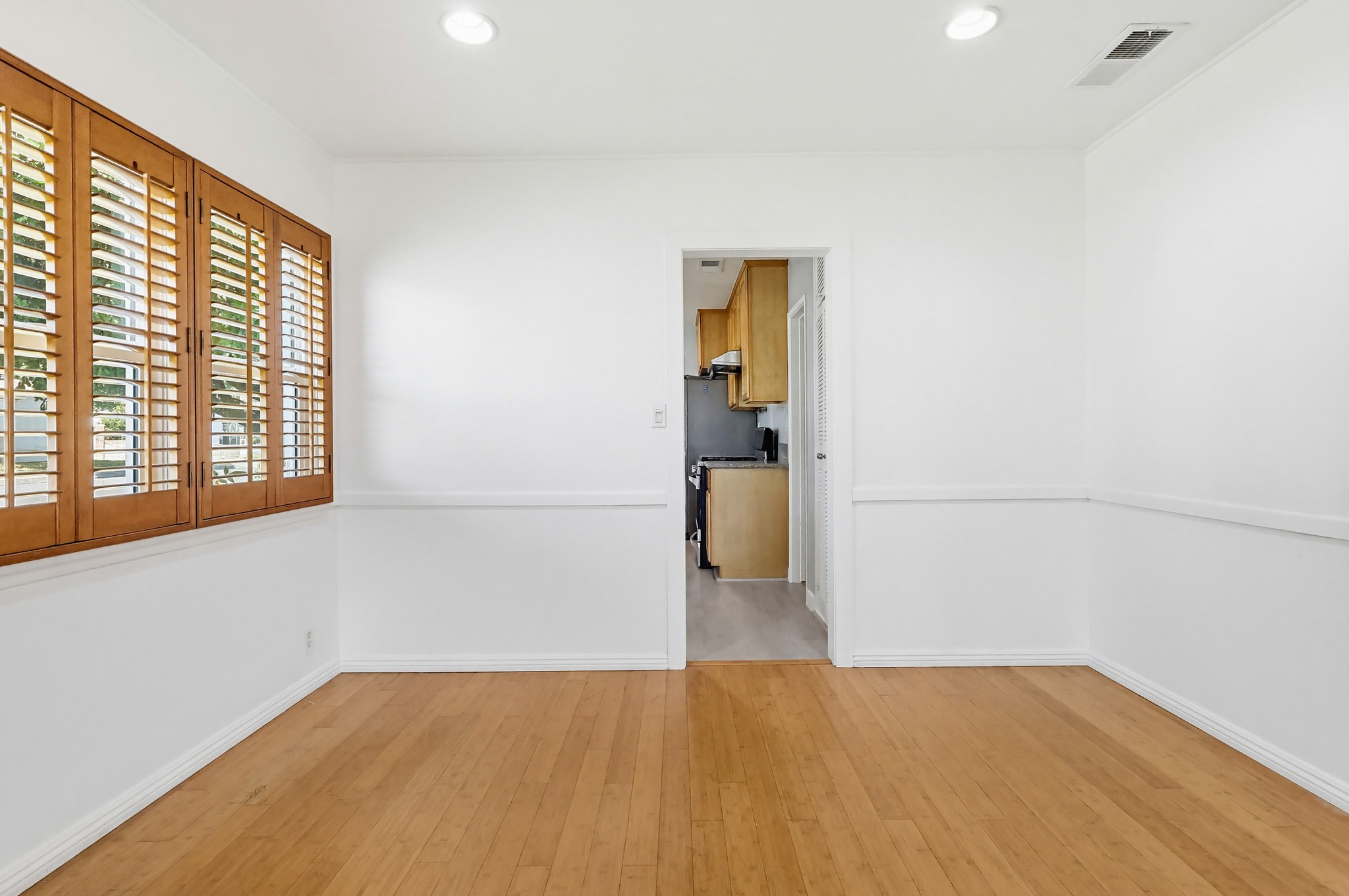 Virtual tour photo 14 of 82 for 9602 Olive St