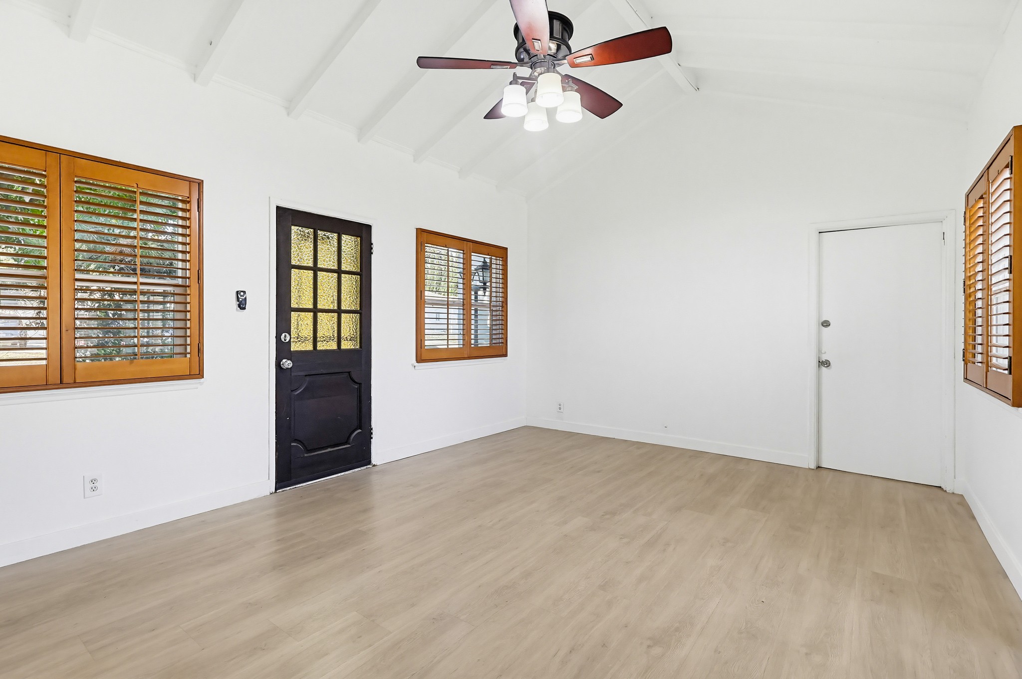 Virtual tour photo 25 of 82 for 9602 Olive St