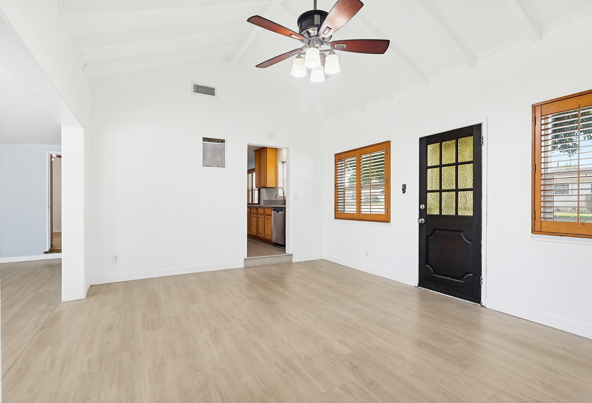 Virtual tour photo 28 of 82 for 9602 Olive St