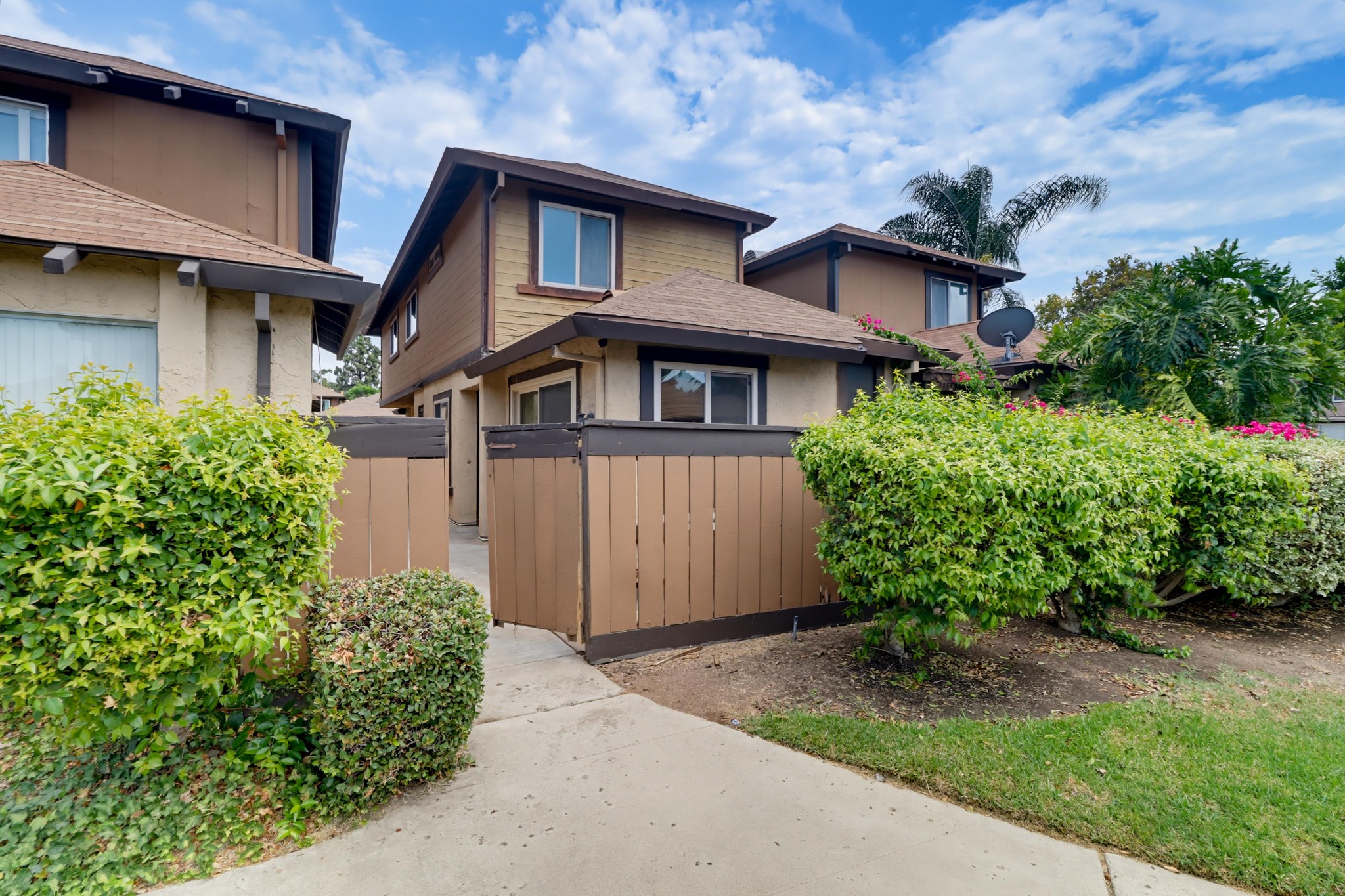 Virtual tour photo 1 of 42 for 9604 Kumquat Dr