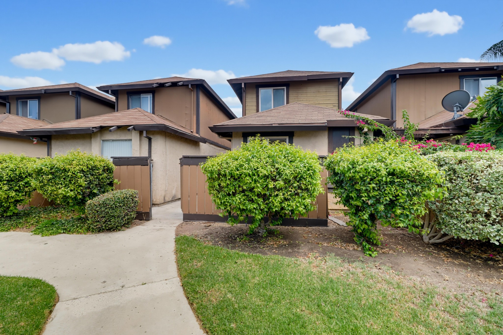 Virtual tour photo 3 of 42 for 9604 Kumquat Dr