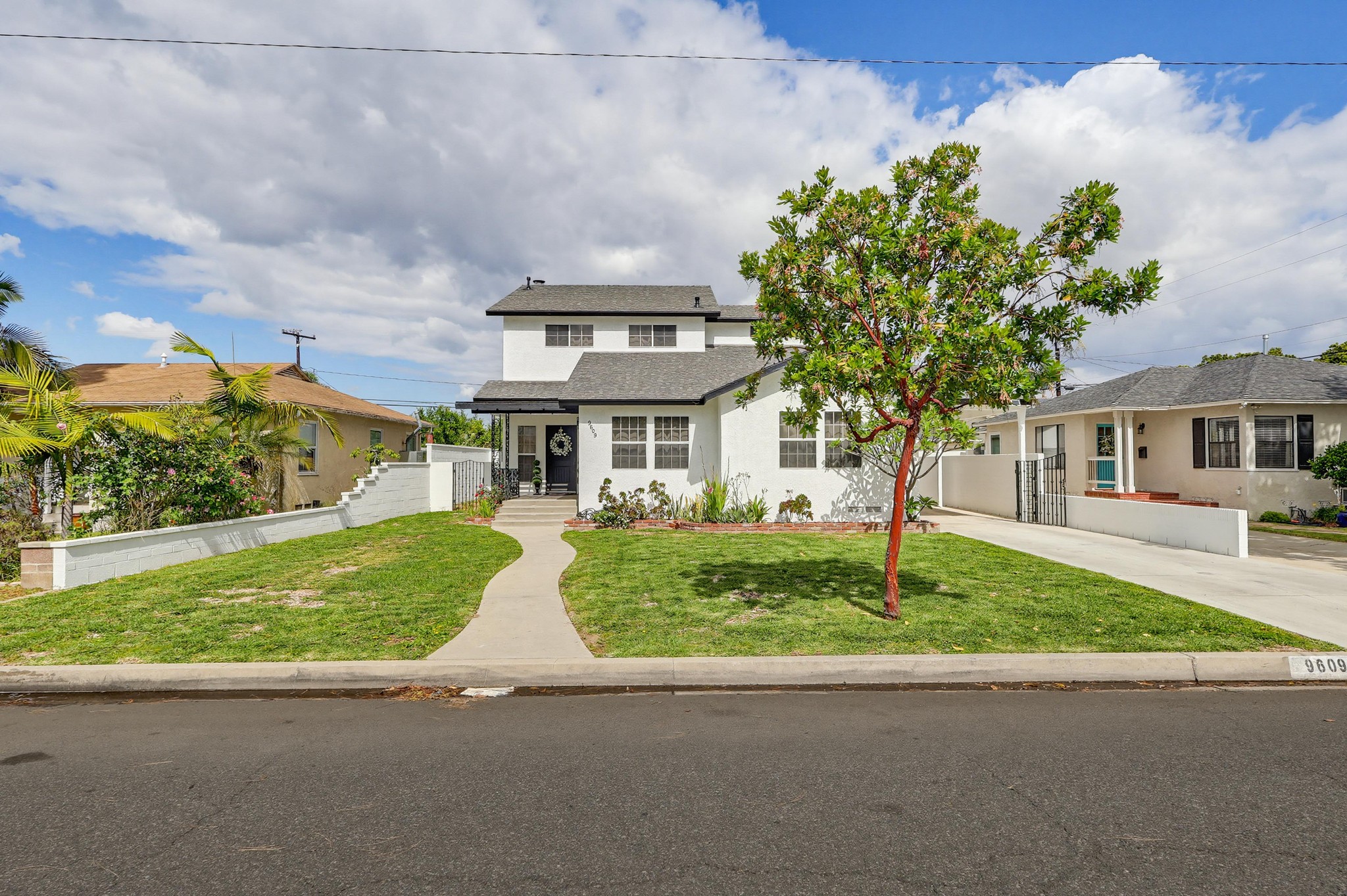 Virtual tour photo 1 of 85 for 9609 Orizaba Ave