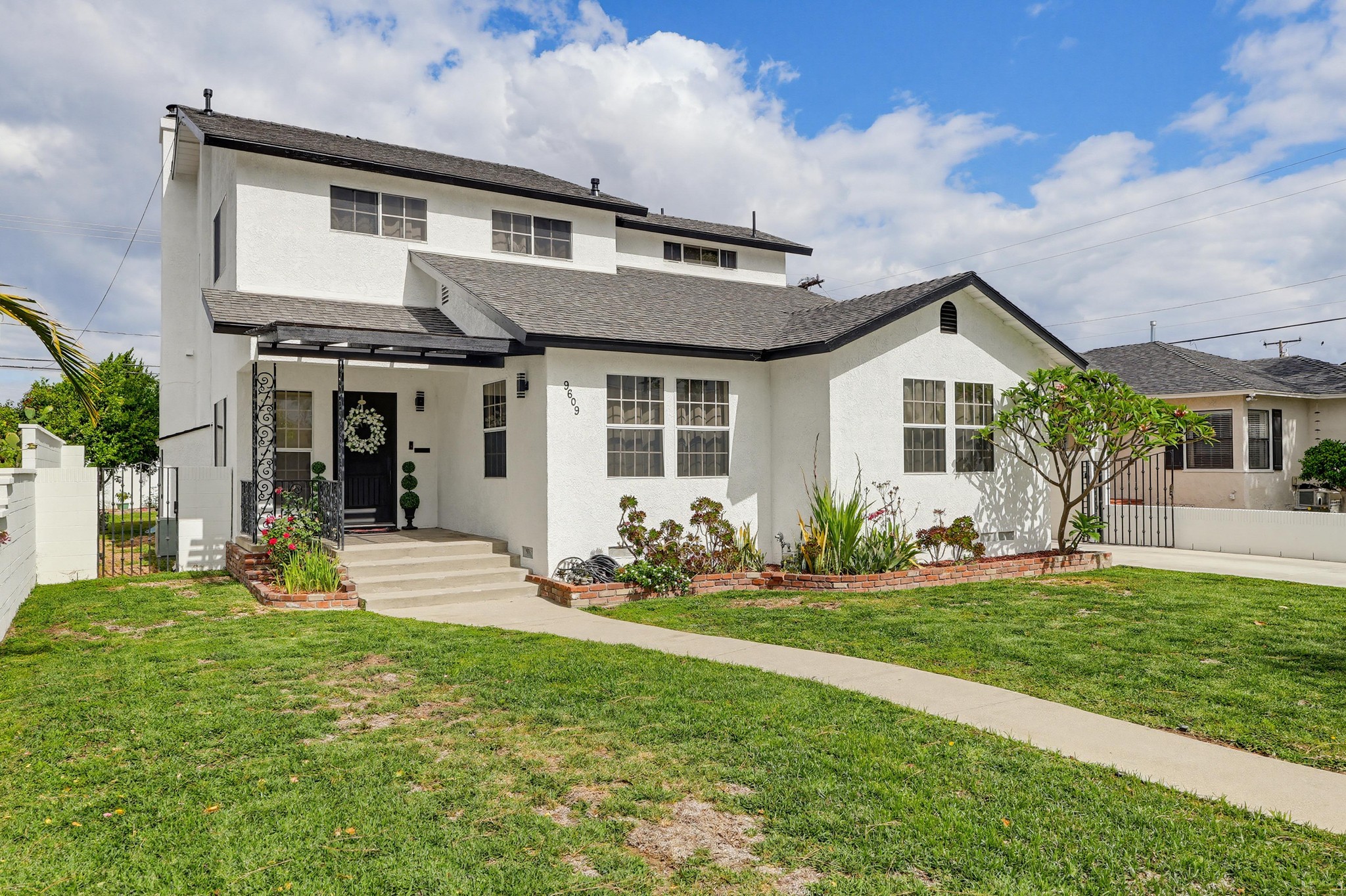Virtual tour photo 4 of 85 for 9609 Orizaba Ave