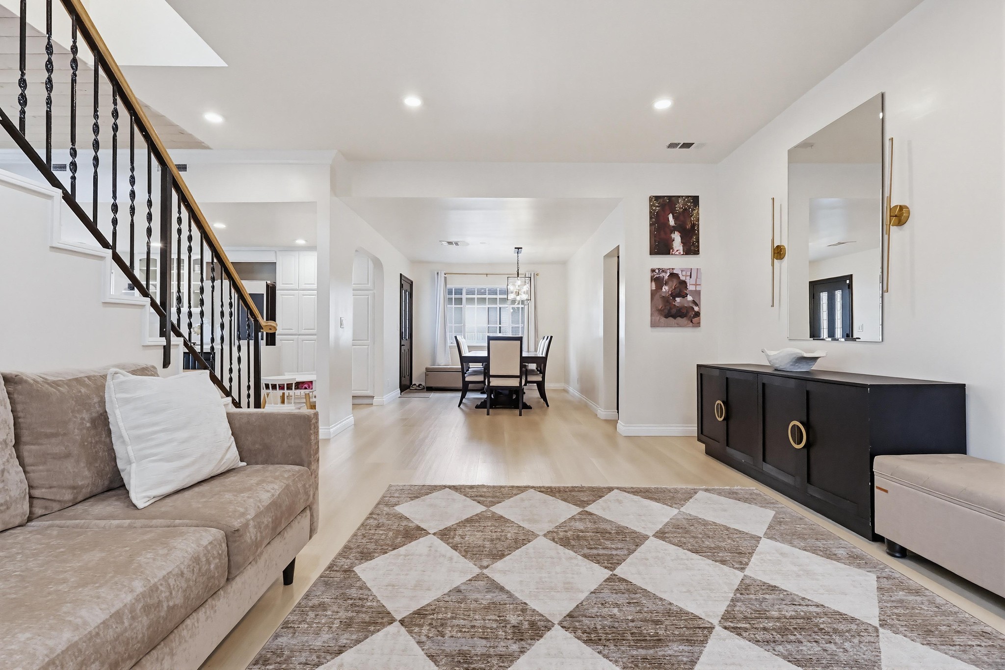 Virtual tour photo 9 of 85 for 9609 Orizaba Ave