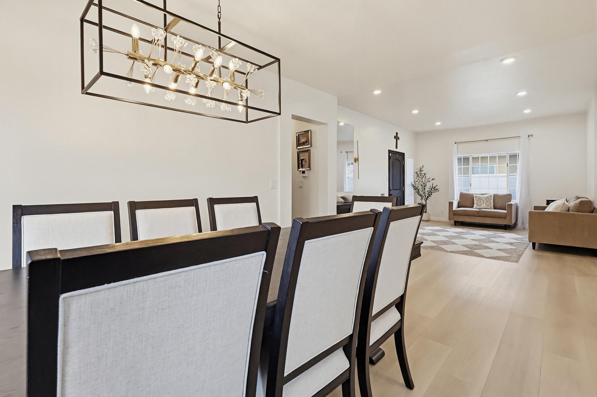 Virtual tour photo 15 of 85 for 9609 Orizaba Ave
