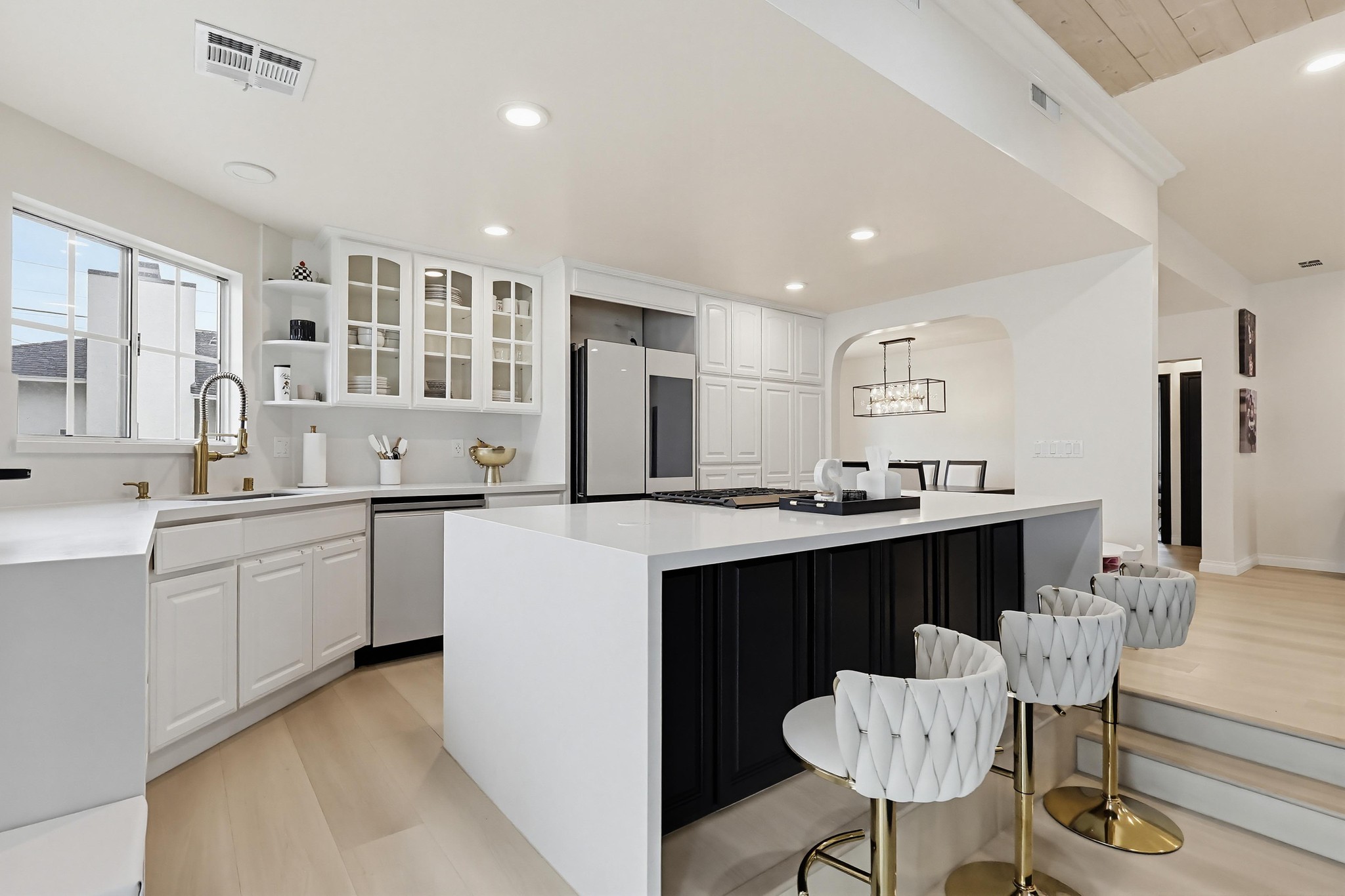 Virtual tour photo 23 of 85 for 9609 Orizaba Ave