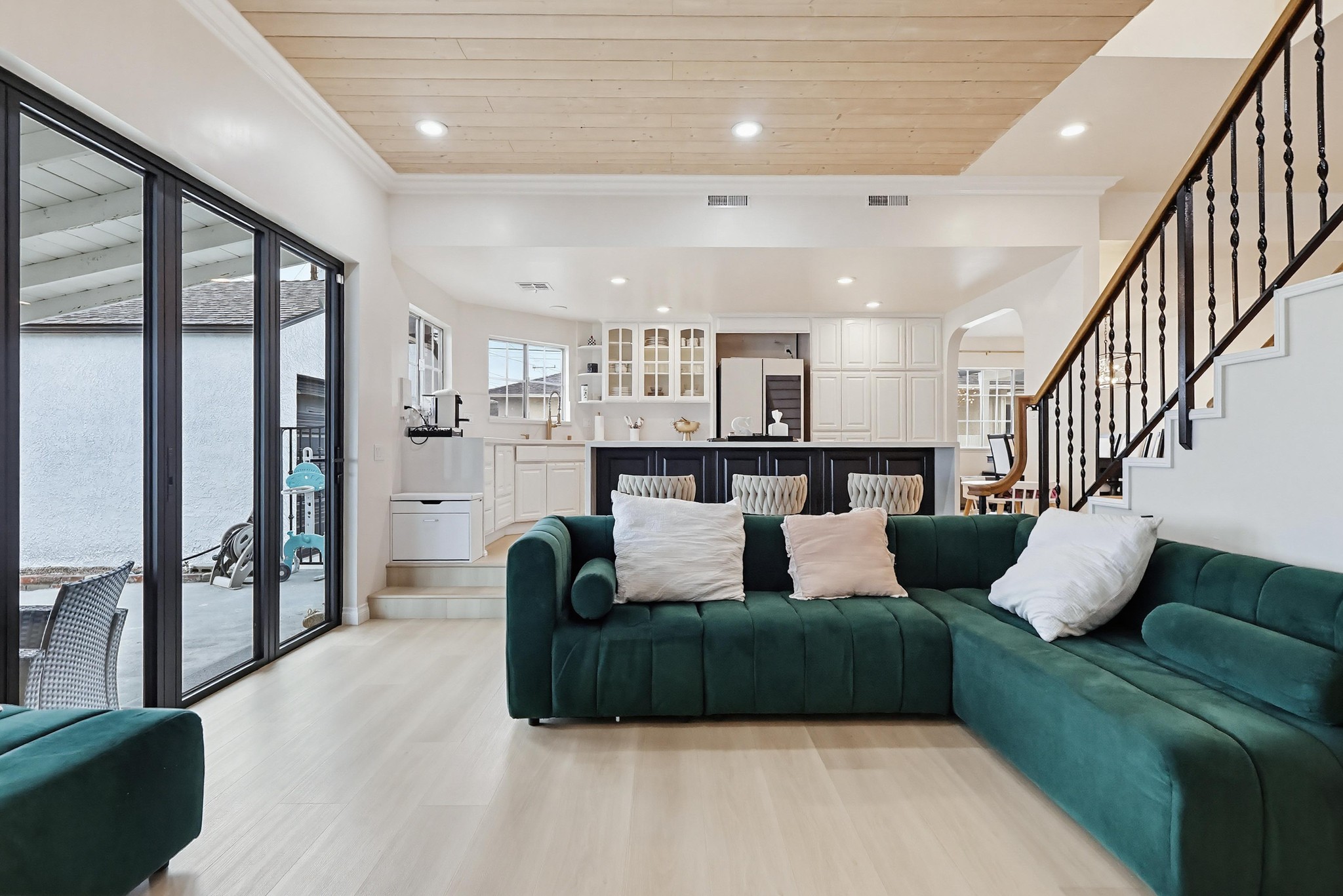 Virtual tour photo 32 of 85 for 9609 Orizaba Ave