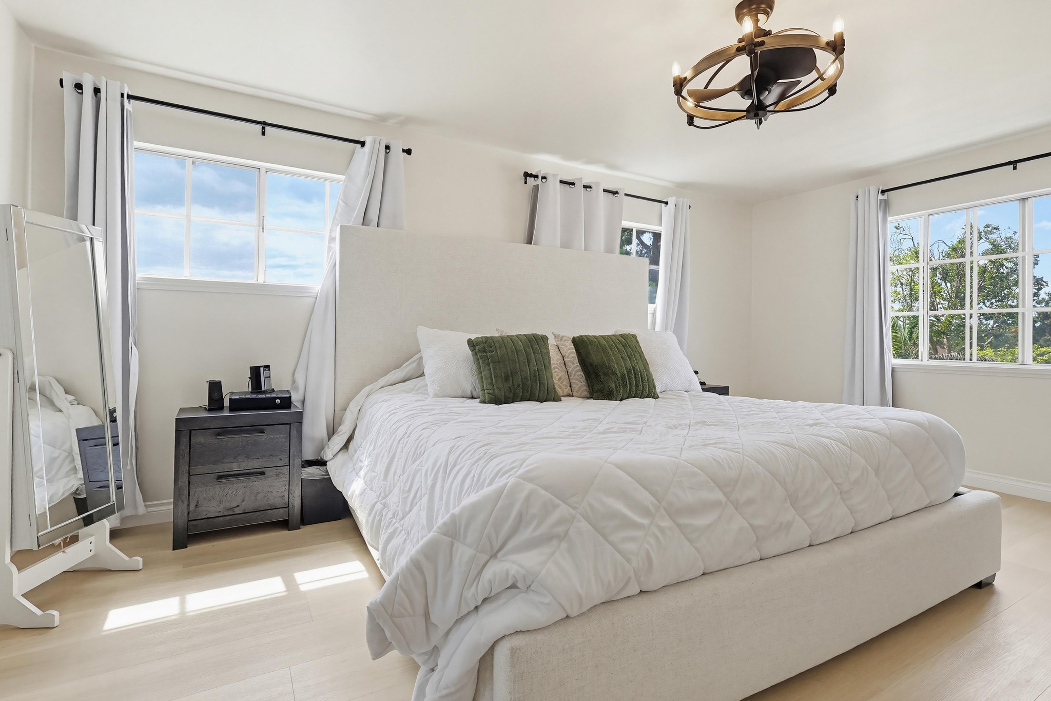 Virtual tour photo 44 of 85 for 9609 Orizaba Ave