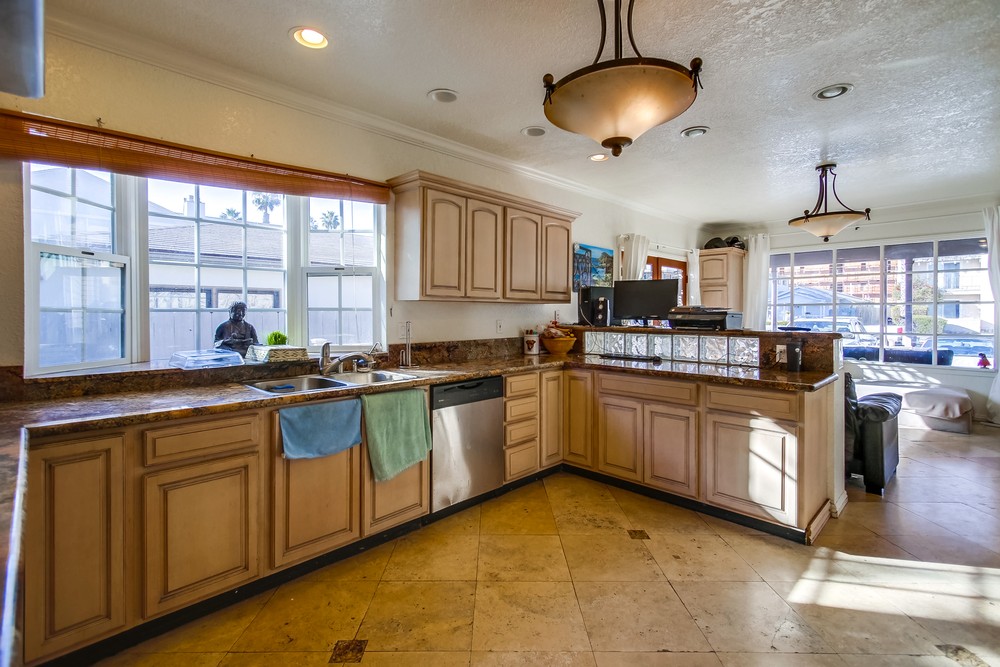 Virtual tour photo 17 of 73 for 961 Thomas Ave