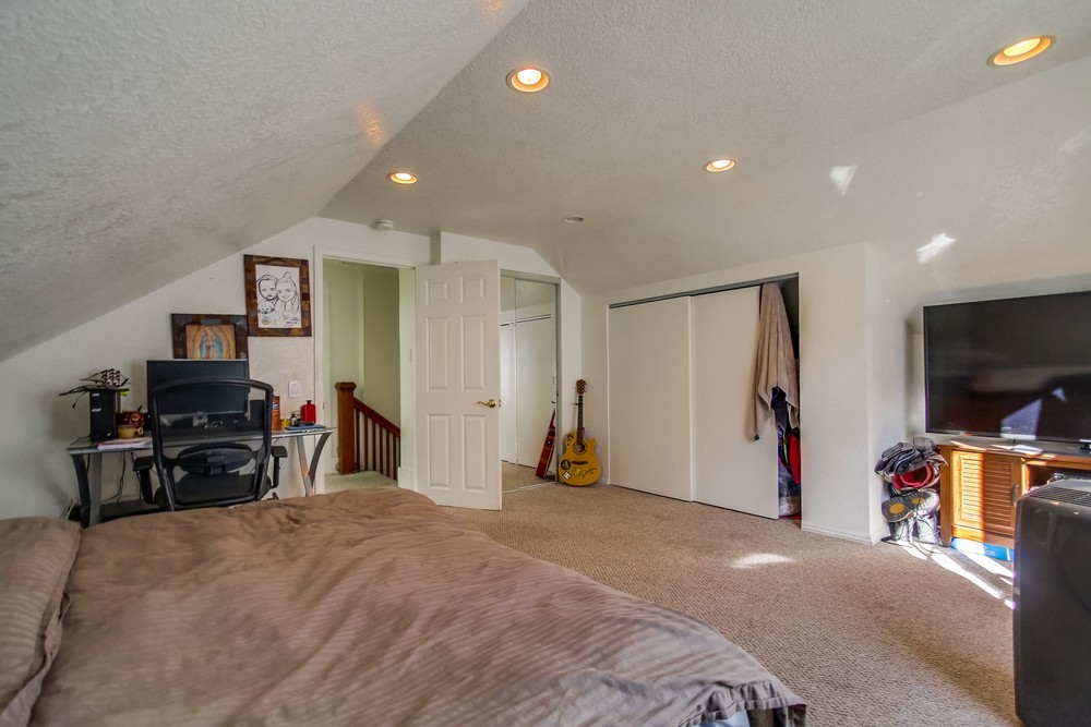 Virtual tour photo 31 of 73 for 961 Thomas Ave