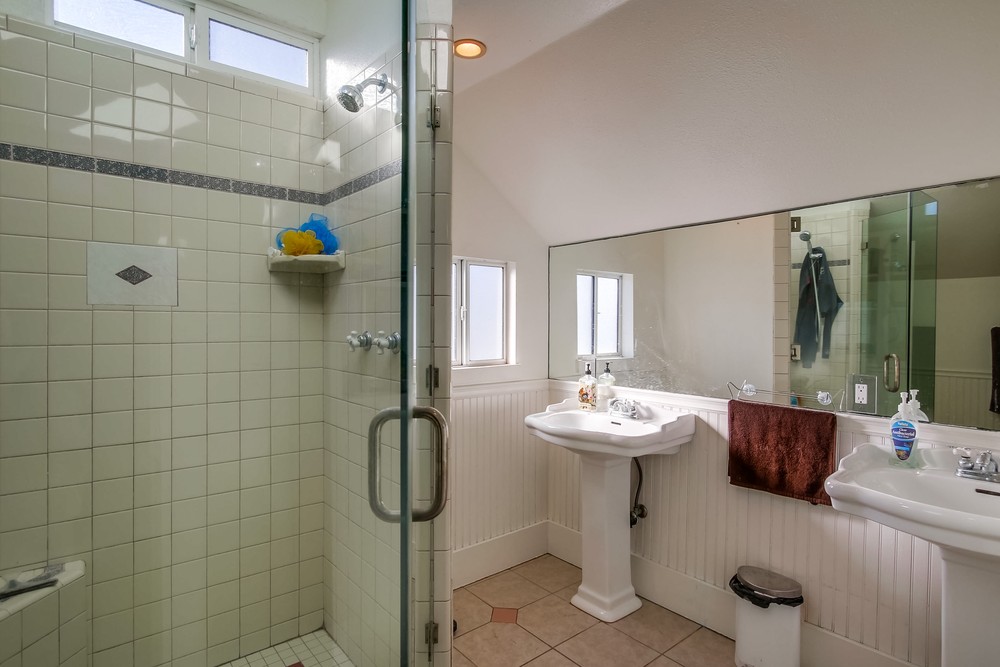 Virtual tour photo 37 of 73 for 961 Thomas Ave