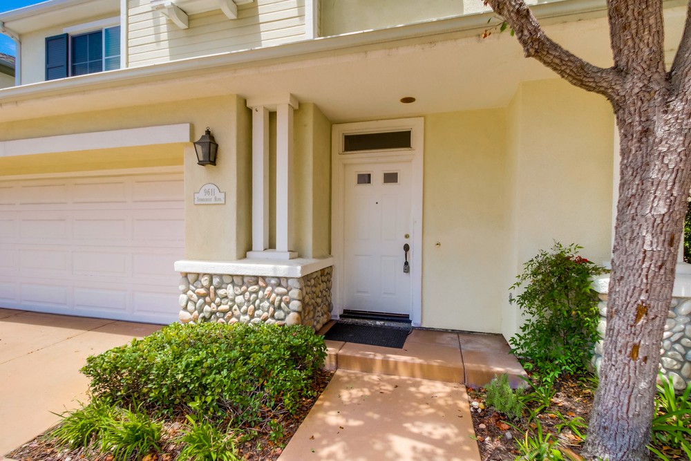 Virtual tour photo 4 of 46 for 9611 Stonecrest Blvd