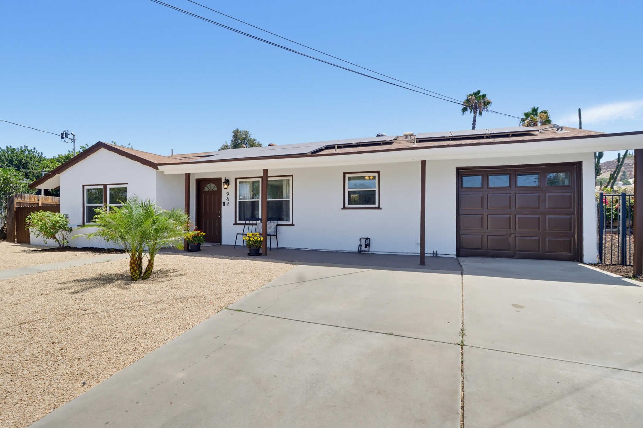Virtual tour photo 3 of 51 for 962 Wilfred St