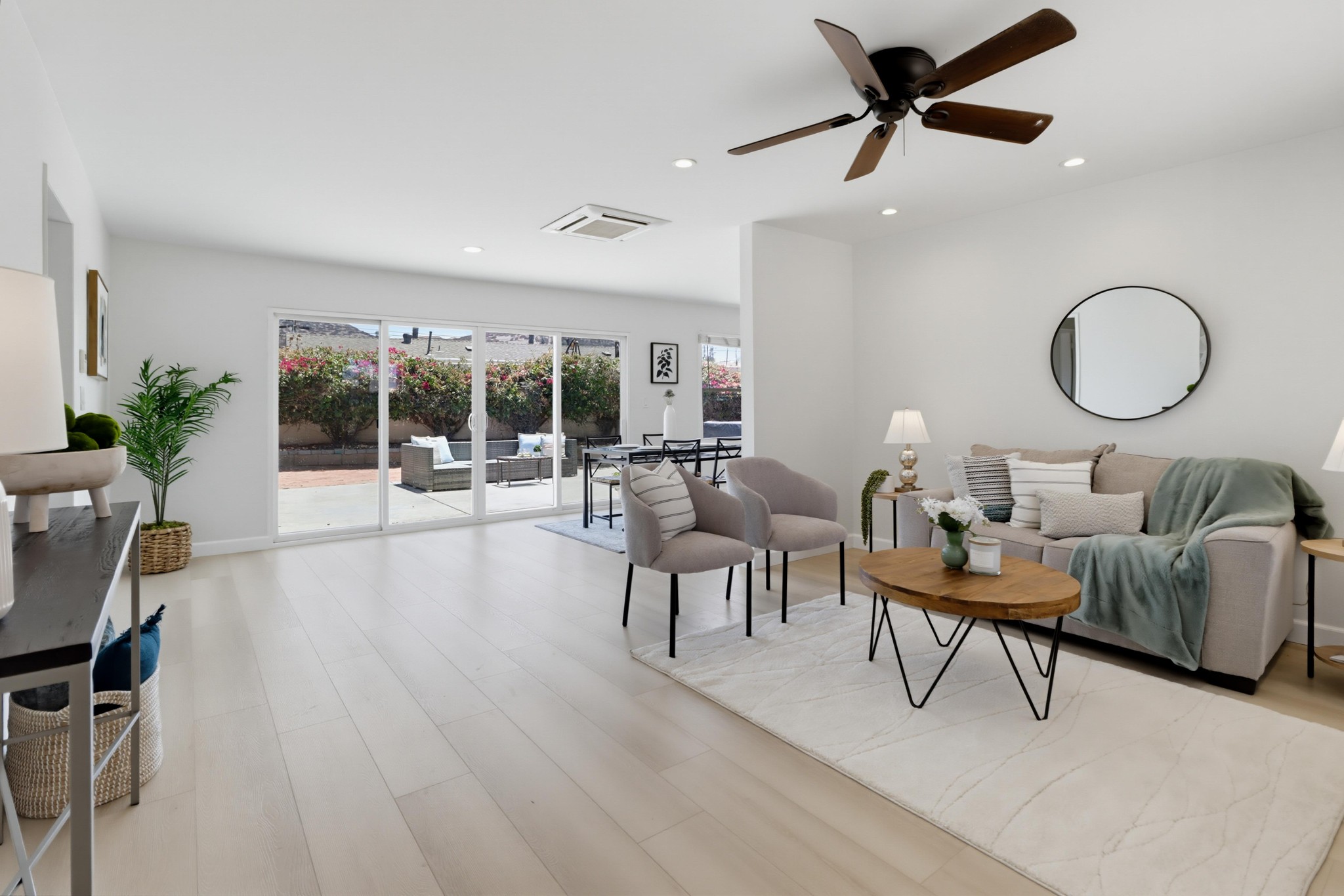 Virtual tour photo 7 of 51 for 962 Wilfred St