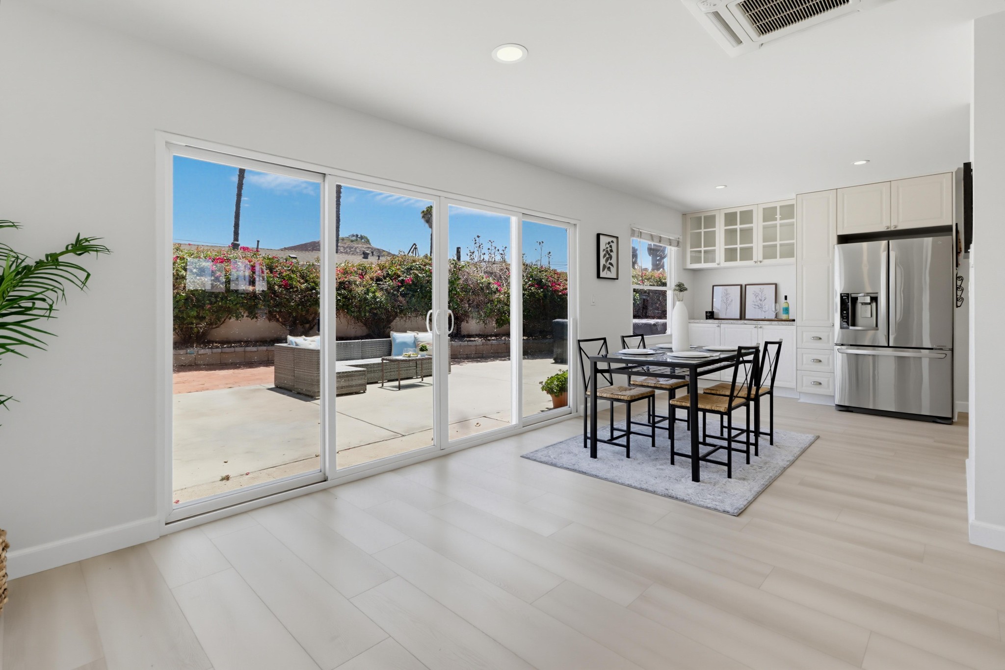Virtual tour photo 10 of 51 for 962 Wilfred St
