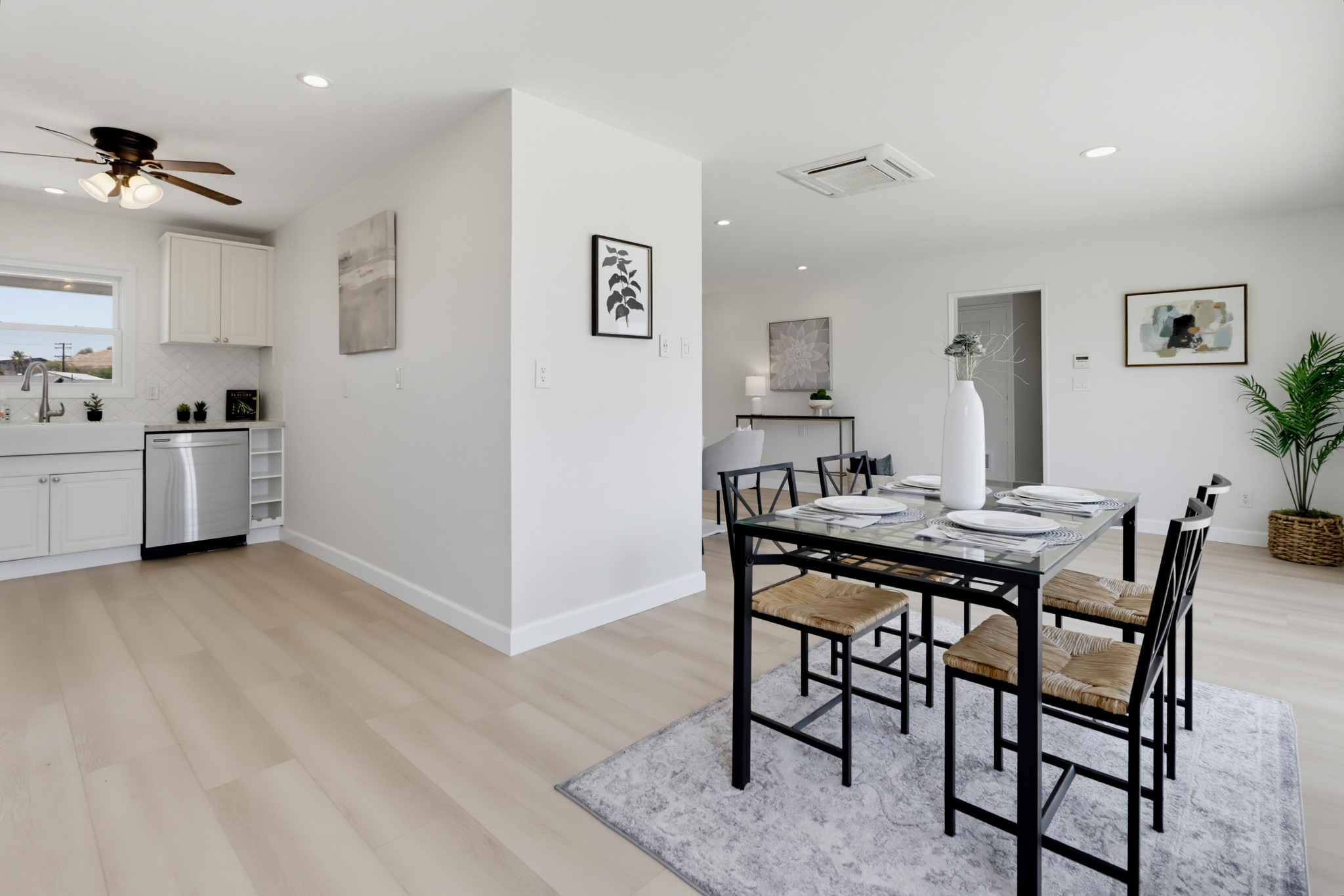 Virtual tour photo 13 of 51 for 962 Wilfred St