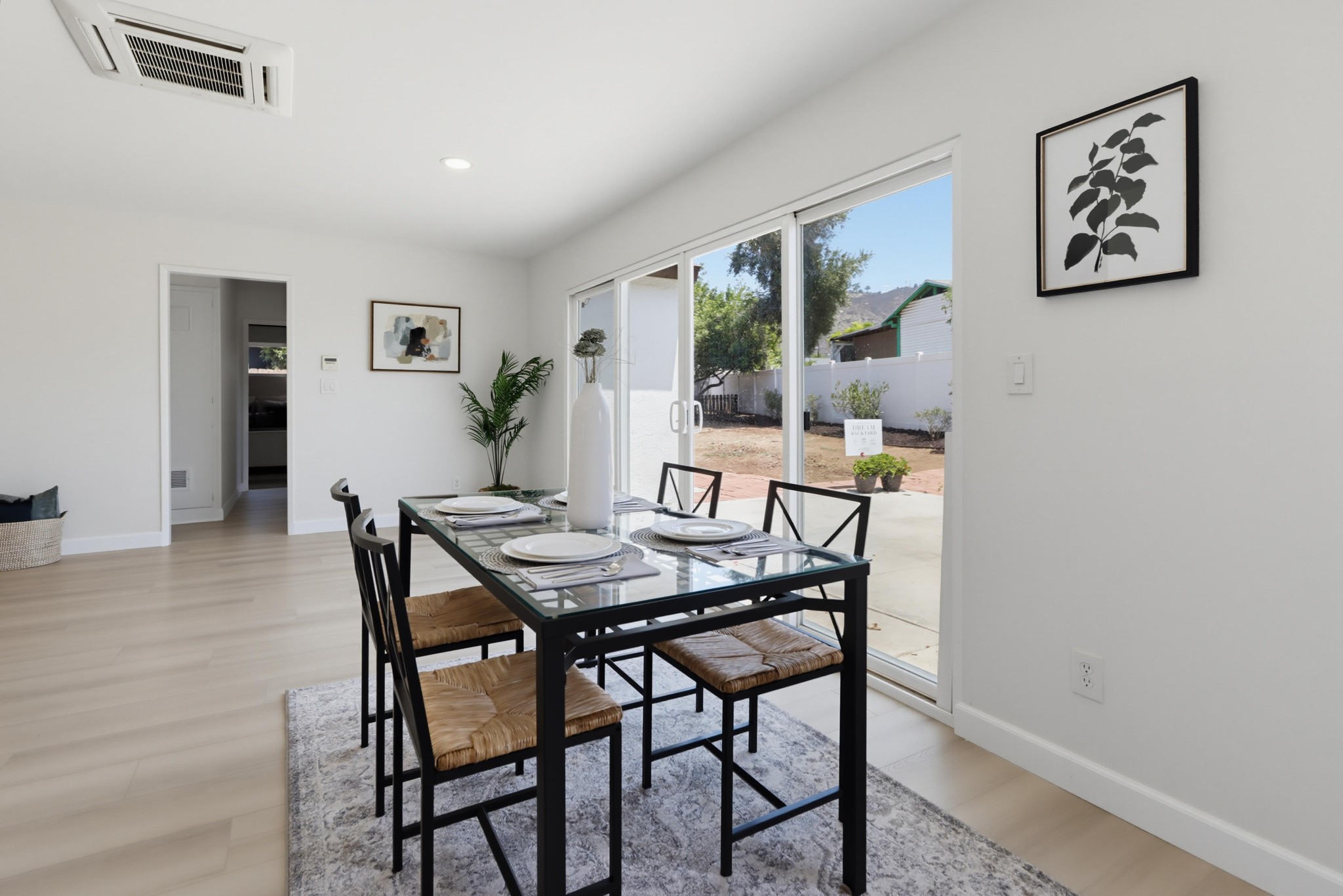 Virtual tour photo 14 of 51 for 962 Wilfred St