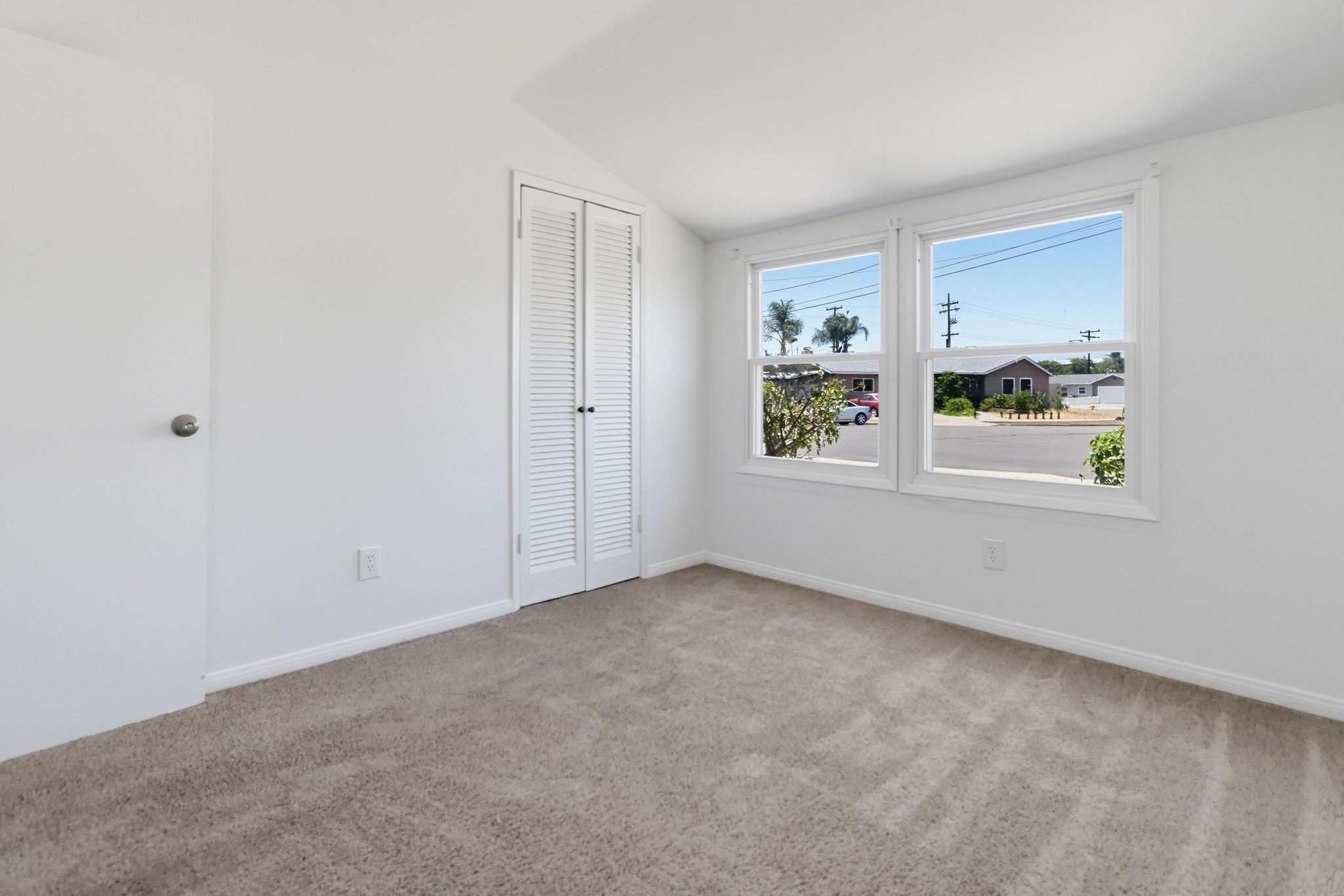 Virtual tour photo 20 of 51 for 962 Wilfred St