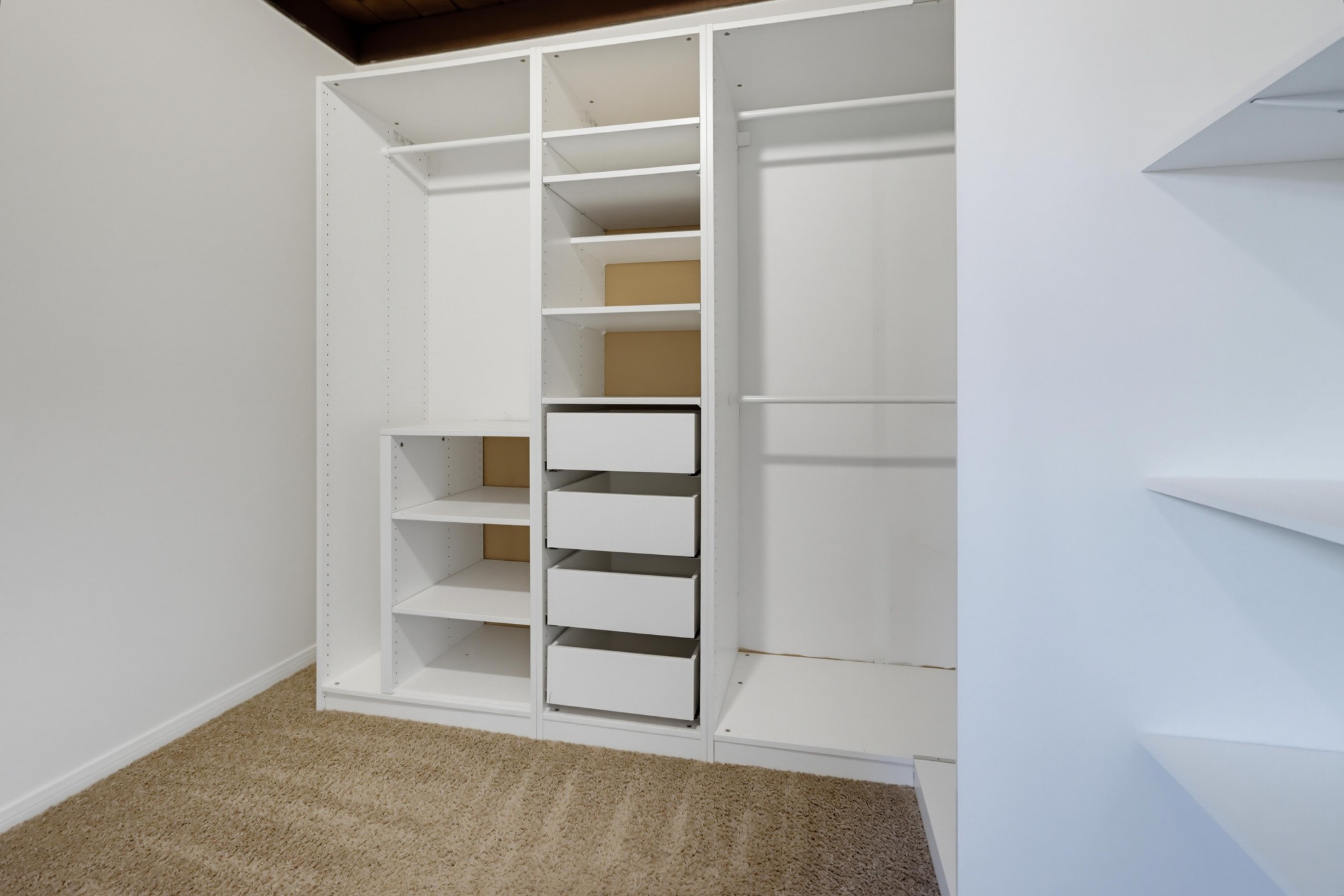 Virtual tour photo 31 of 51 for 962 Wilfred St