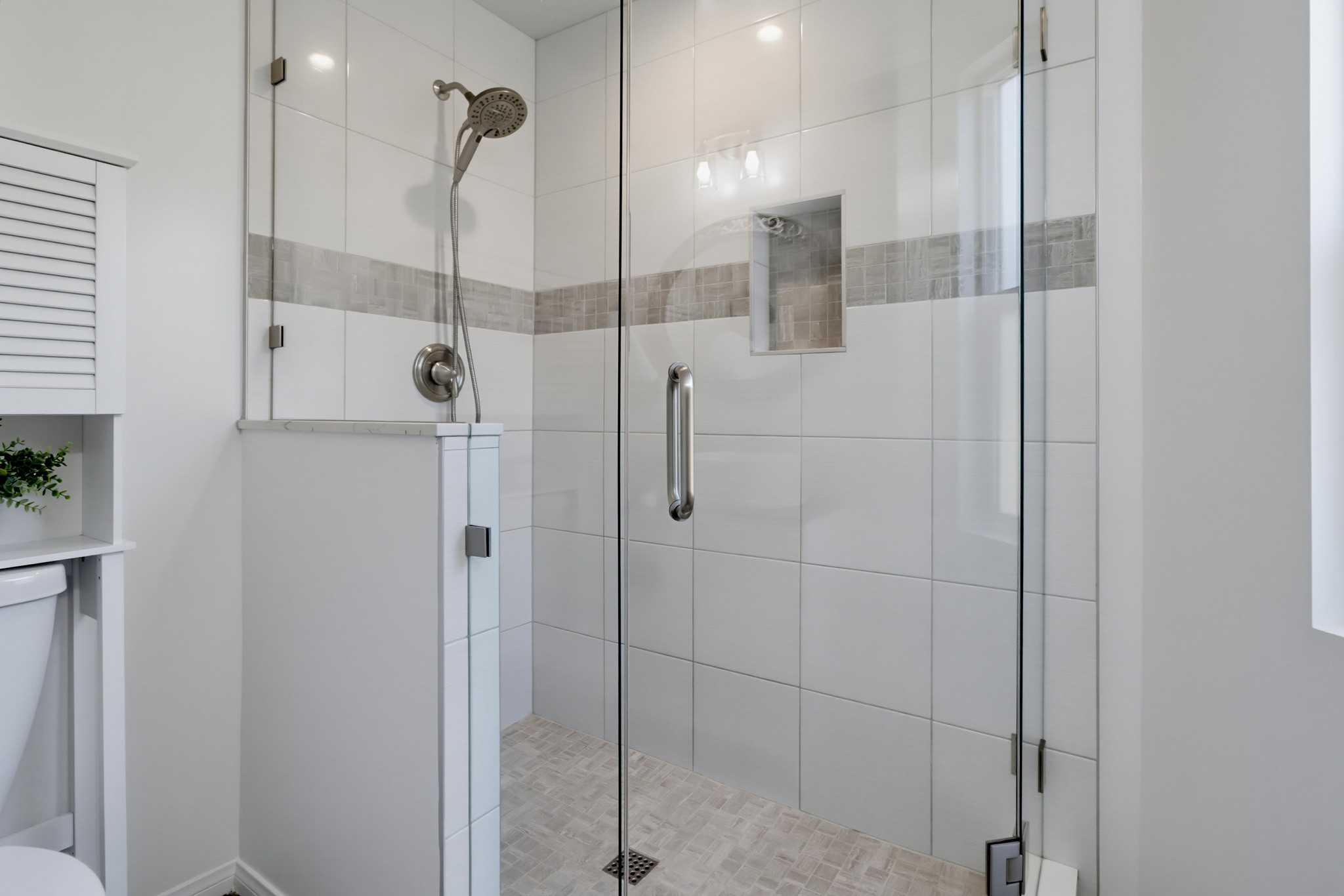 Virtual tour photo 34 of 51 for 962 Wilfred St