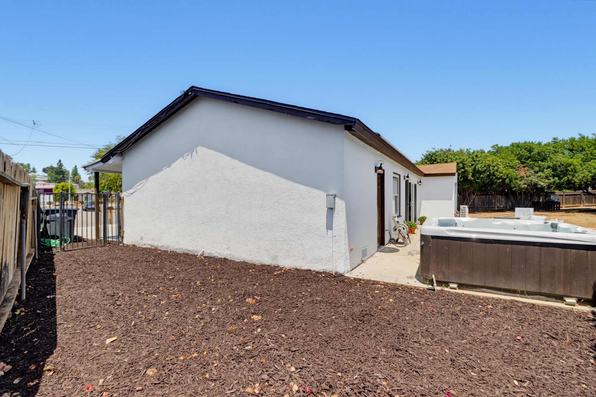 Virtual tour photo 35 of 51 for 962 Wilfred St