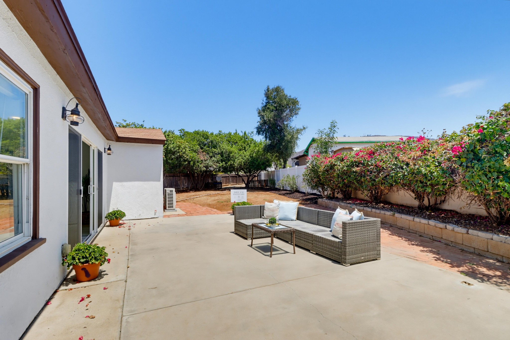 Virtual tour photo 40 of 51 for 962 Wilfred St