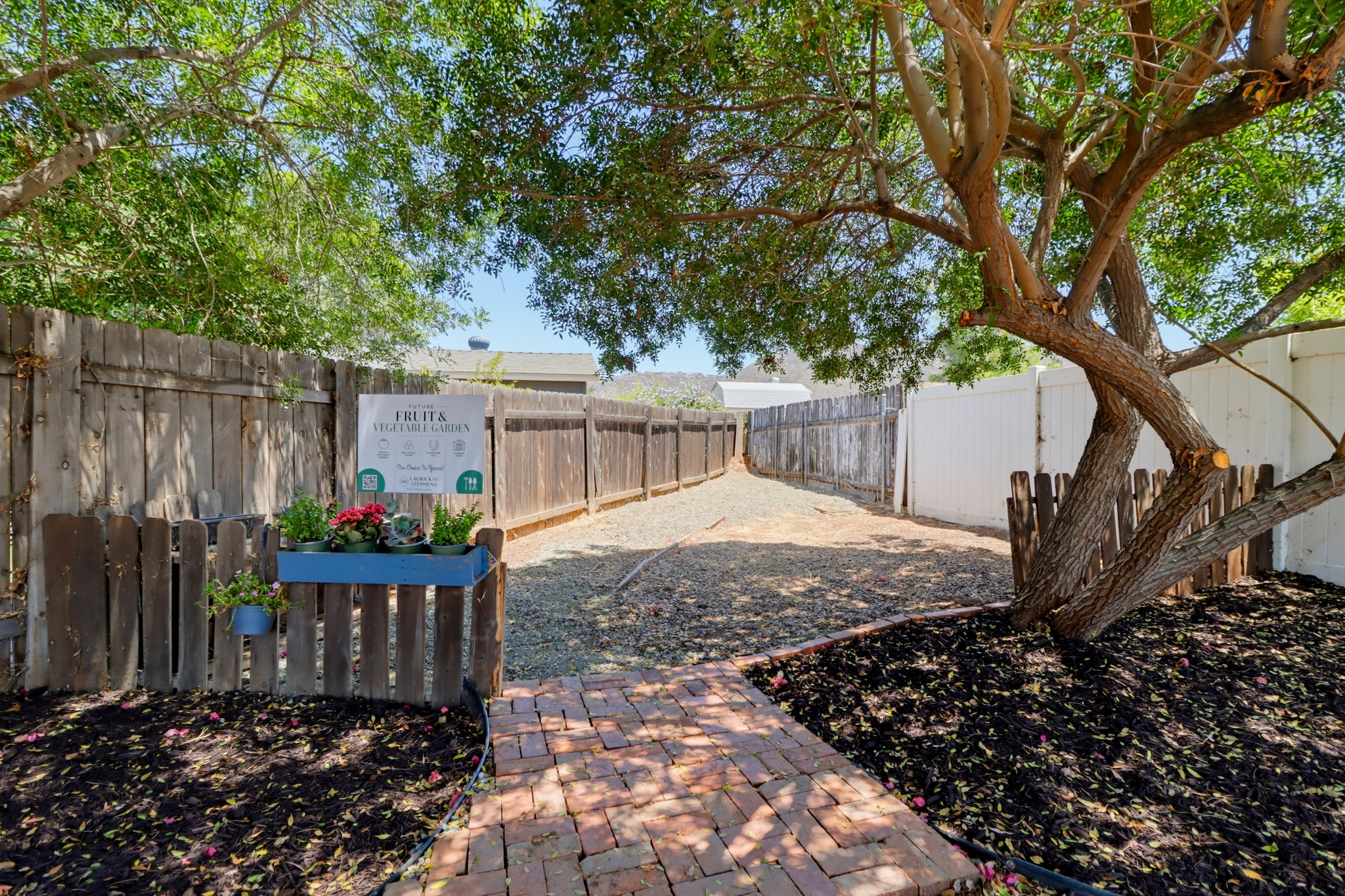 Virtual tour photo 44 of 51 for 962 Wilfred St