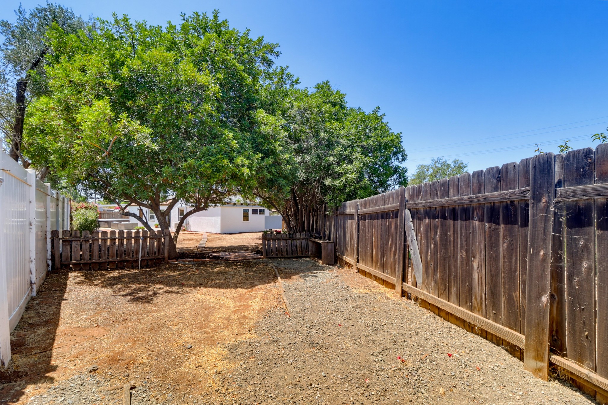 Virtual tour photo 45 of 51 for 962 Wilfred St