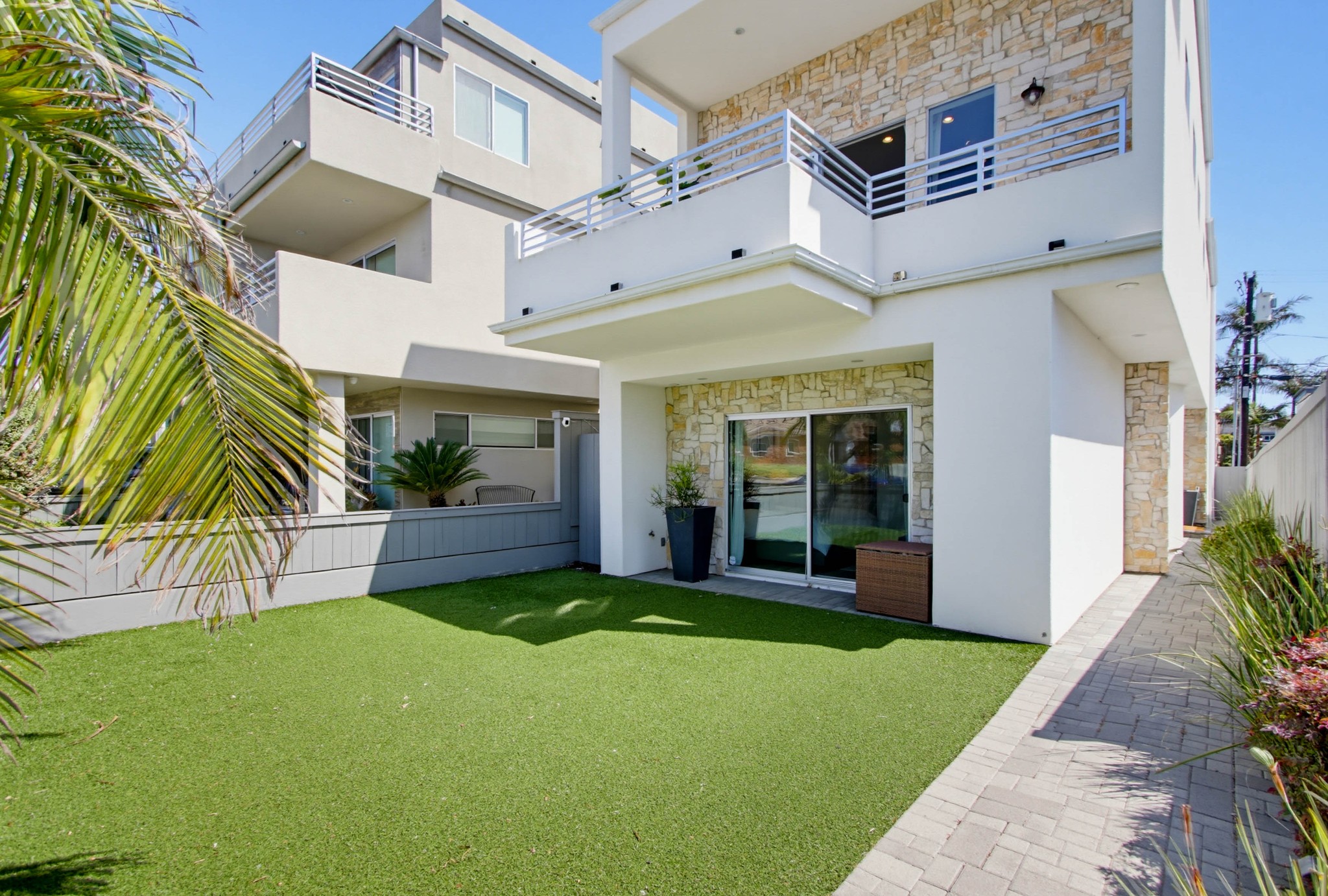 Virtual tour photo 6 of 114 for 963 Diamond St