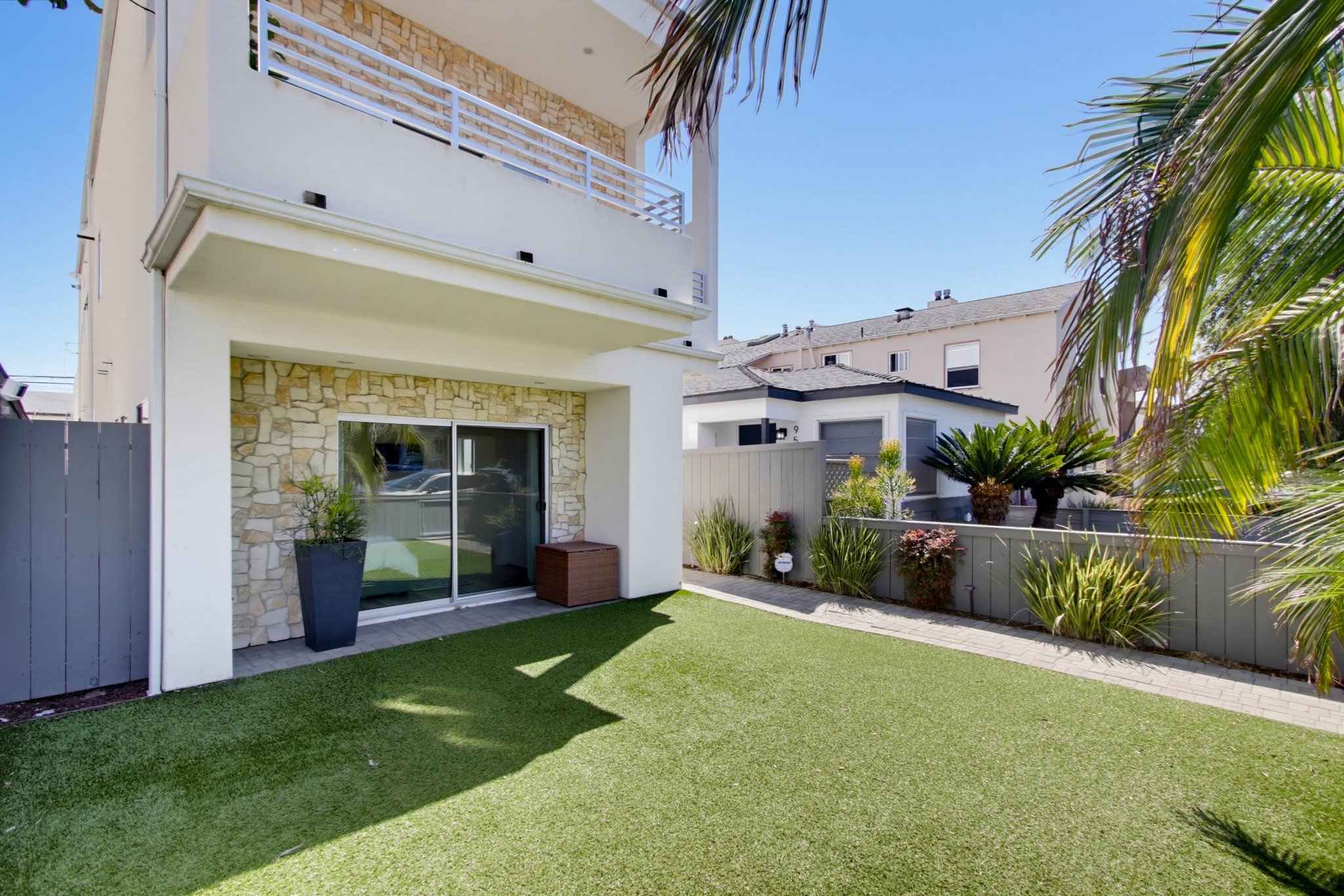 Virtual tour photo 7 of 114 for 963 Diamond St