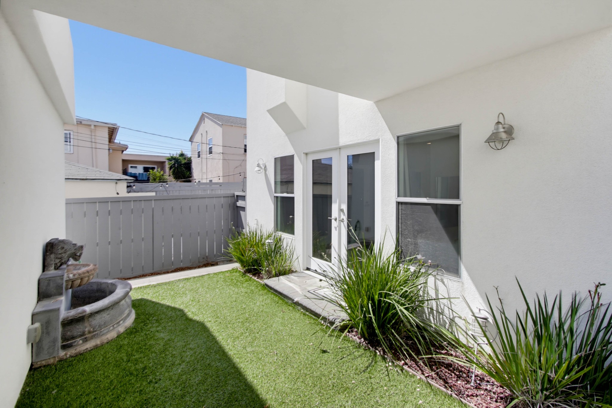 Virtual tour photo 8 of 114 for 963 Diamond St