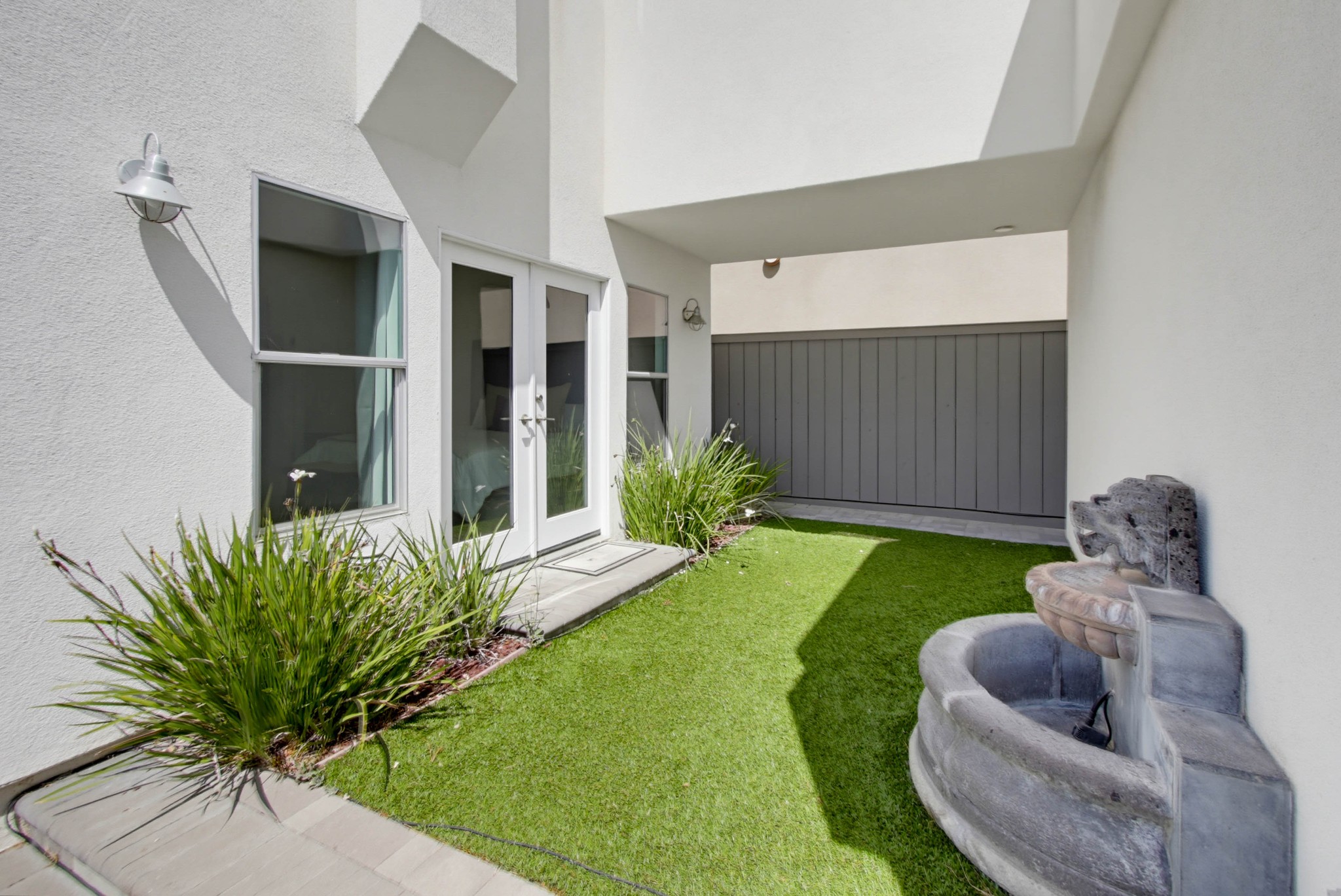 Virtual tour photo 9 of 114 for 963 Diamond St
