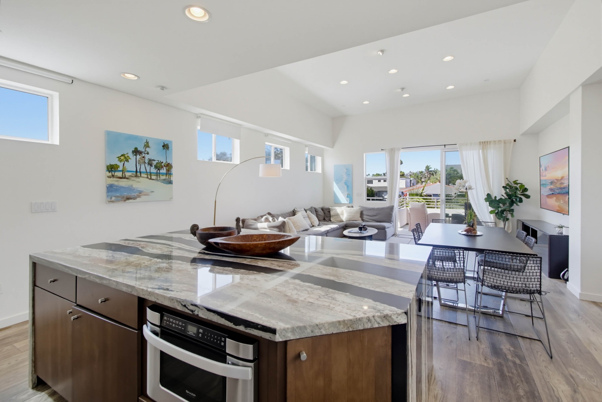Virtual tour photo 14 of 114 for 963 Diamond St