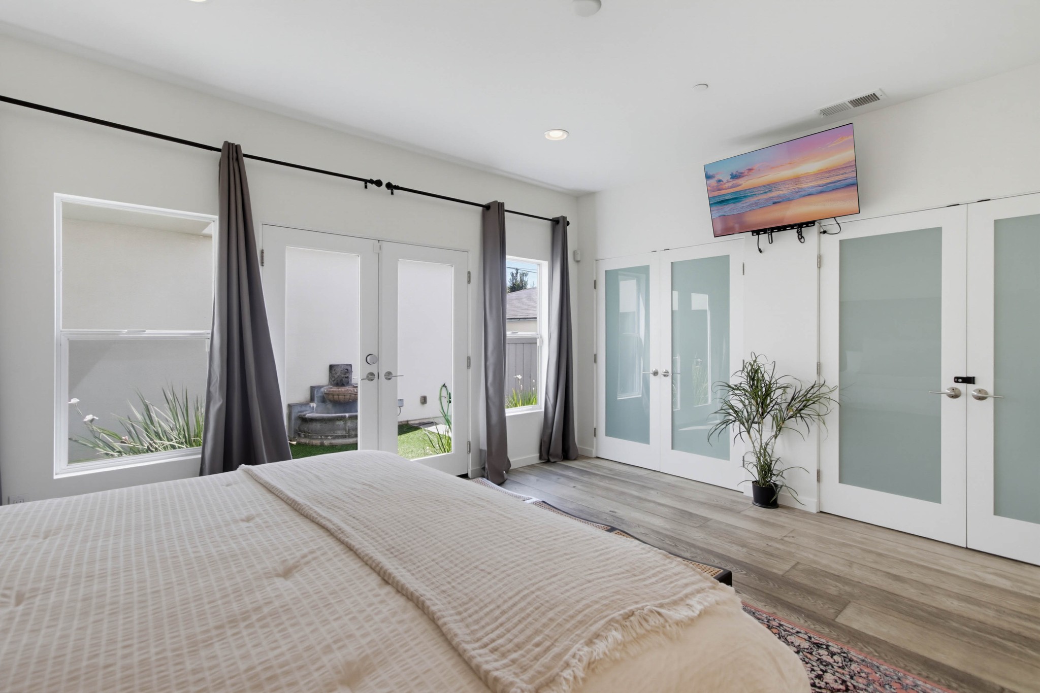 Virtual tour photo 31 of 114 for 963 Diamond St