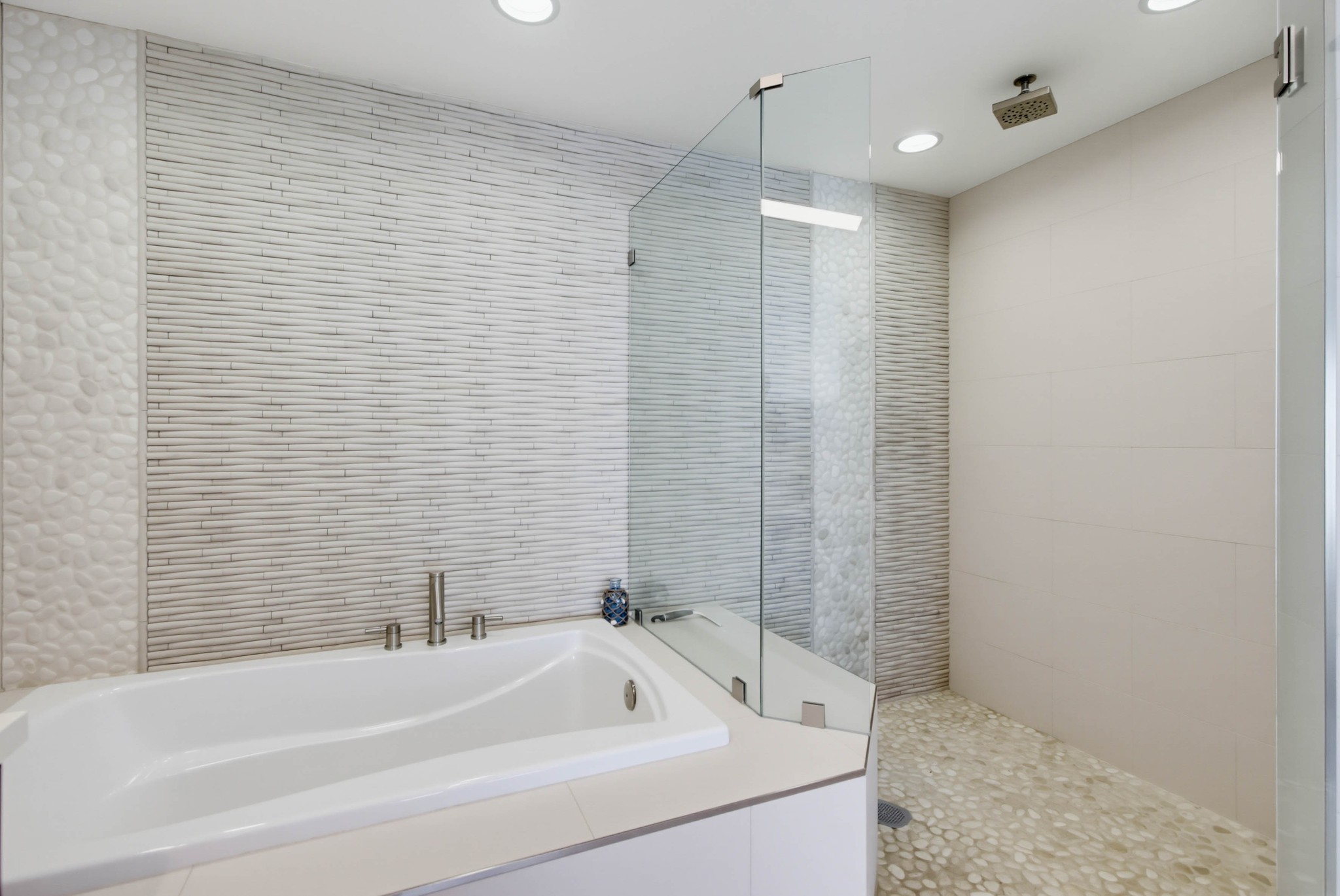 Virtual tour photo 33 of 114 for 963 Diamond St