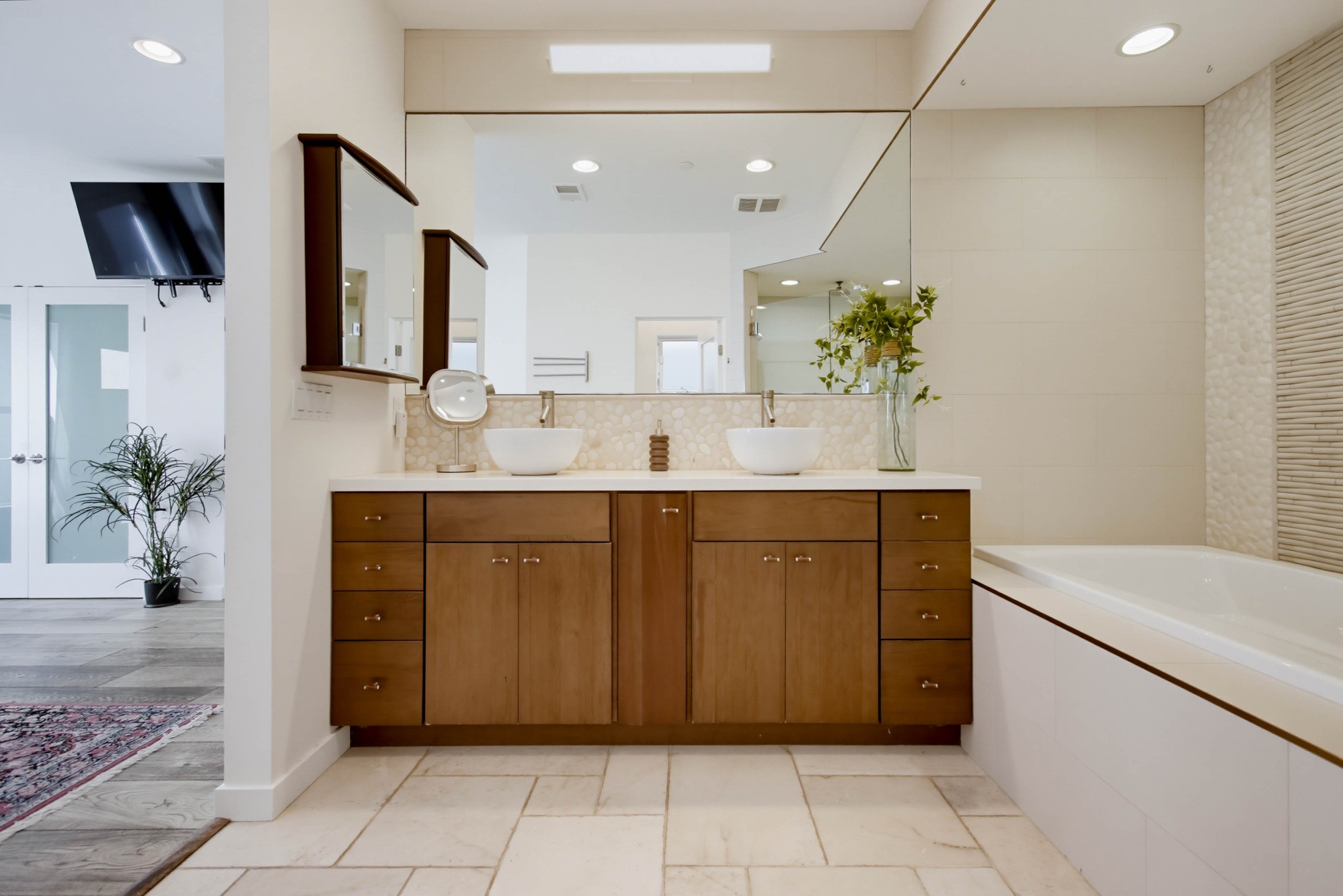 Virtual tour photo 35 of 114 for 963 Diamond St