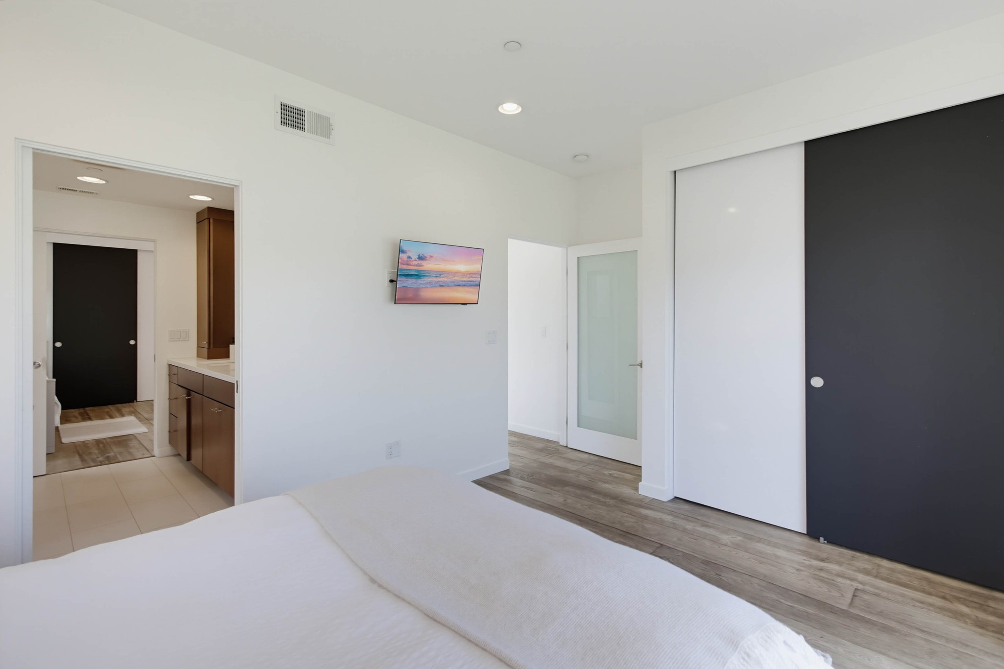 Virtual tour photo 47 of 114 for 963 Diamond St