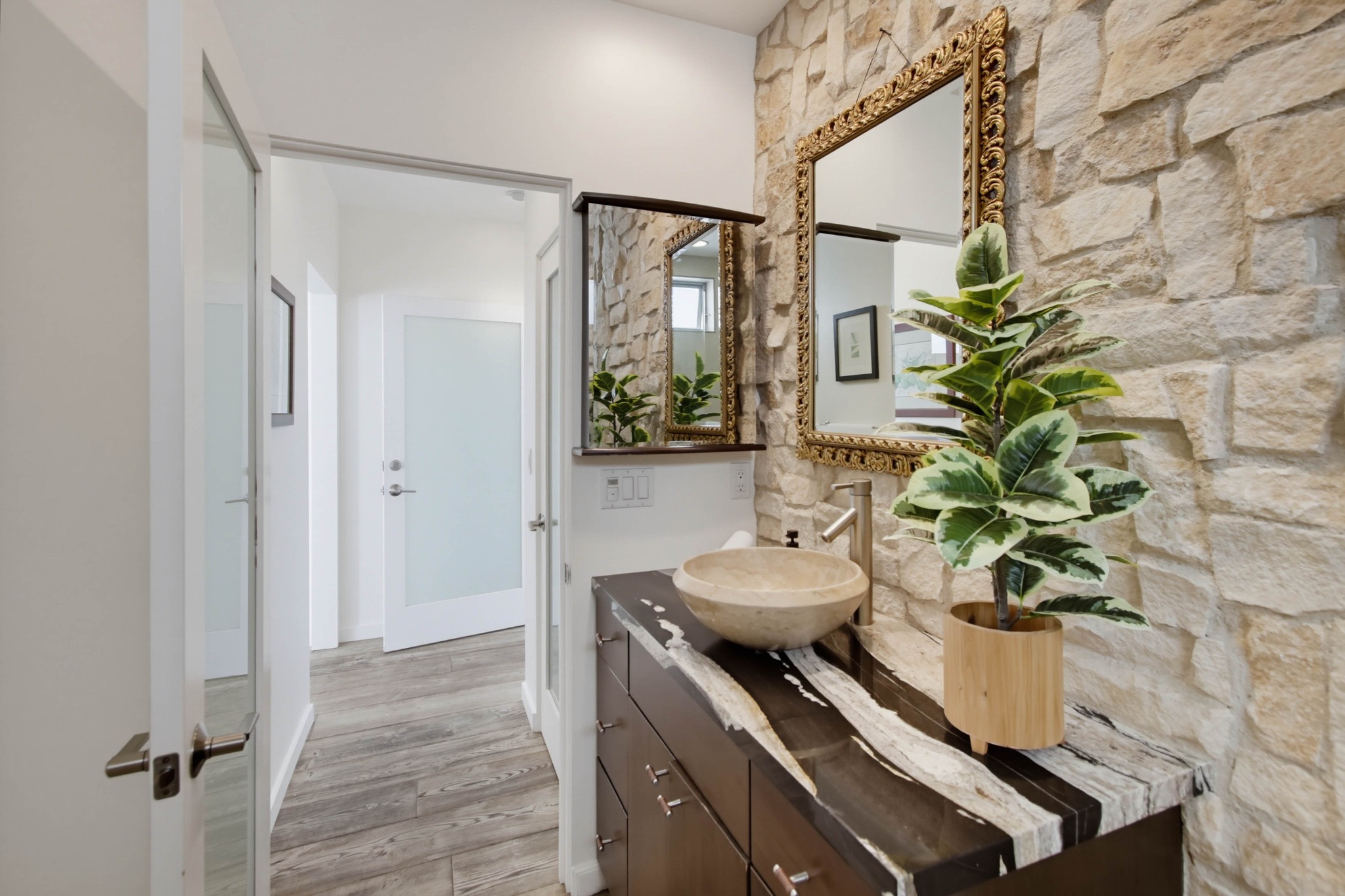 Virtual tour photo 50 of 114 for 963 Diamond St