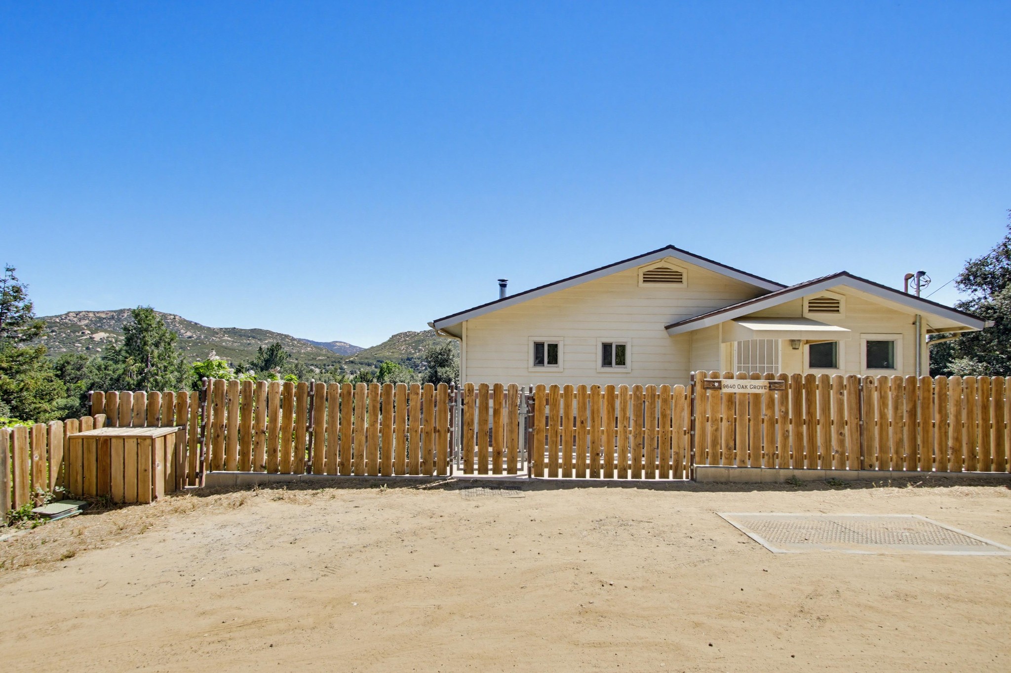 Virtual tour photo 3 of 56 for 9640 Oak Grove Dr