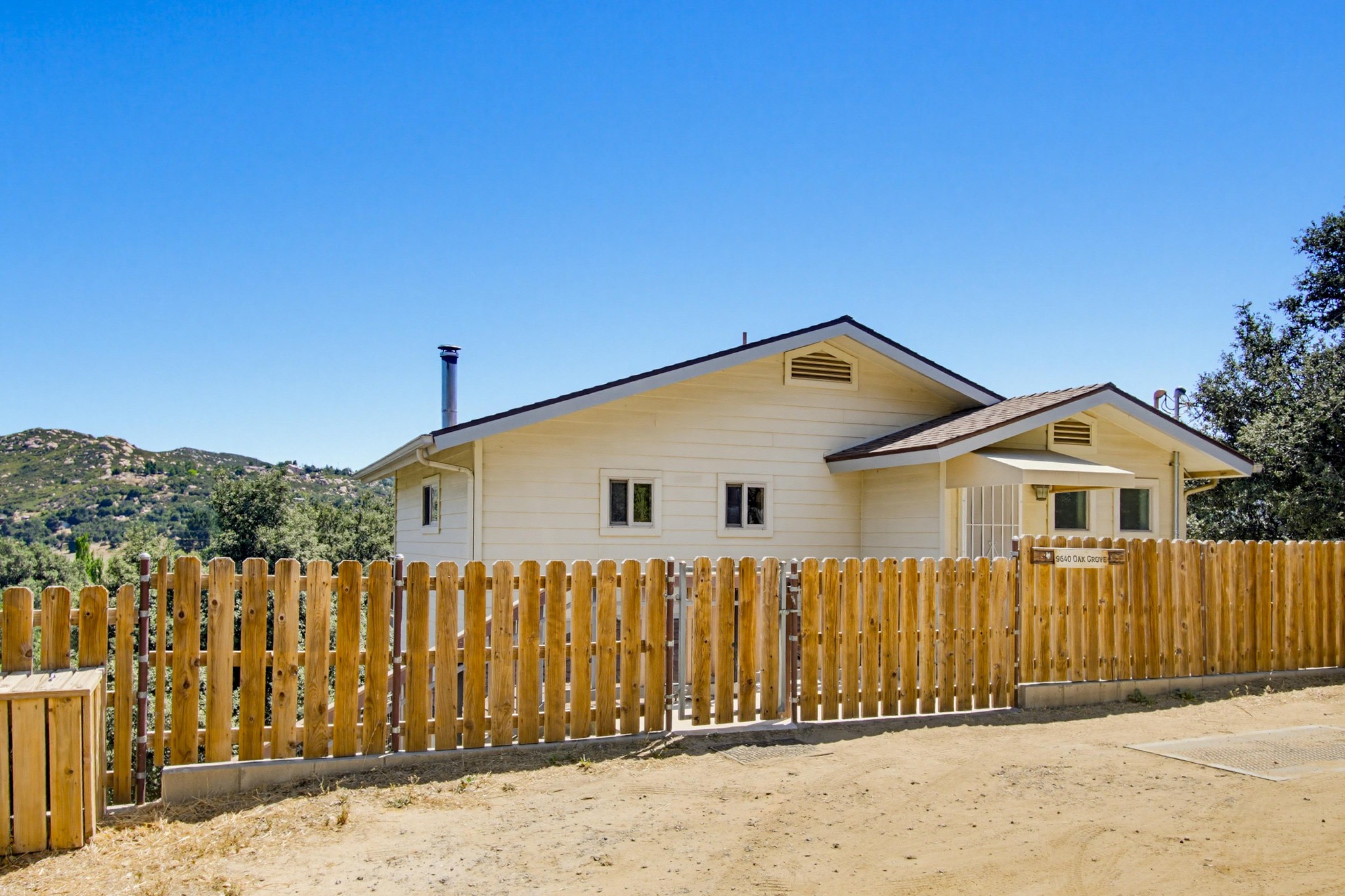 Virtual tour photo 4 of 56 for 9640 Oak Grove Dr