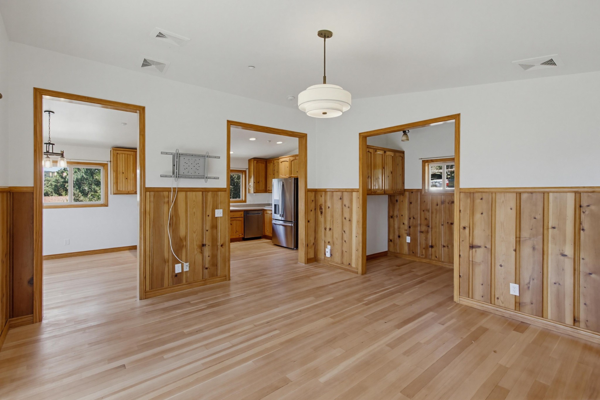 Virtual tour photo 11 of 56 for 9640 Oak Grove Dr