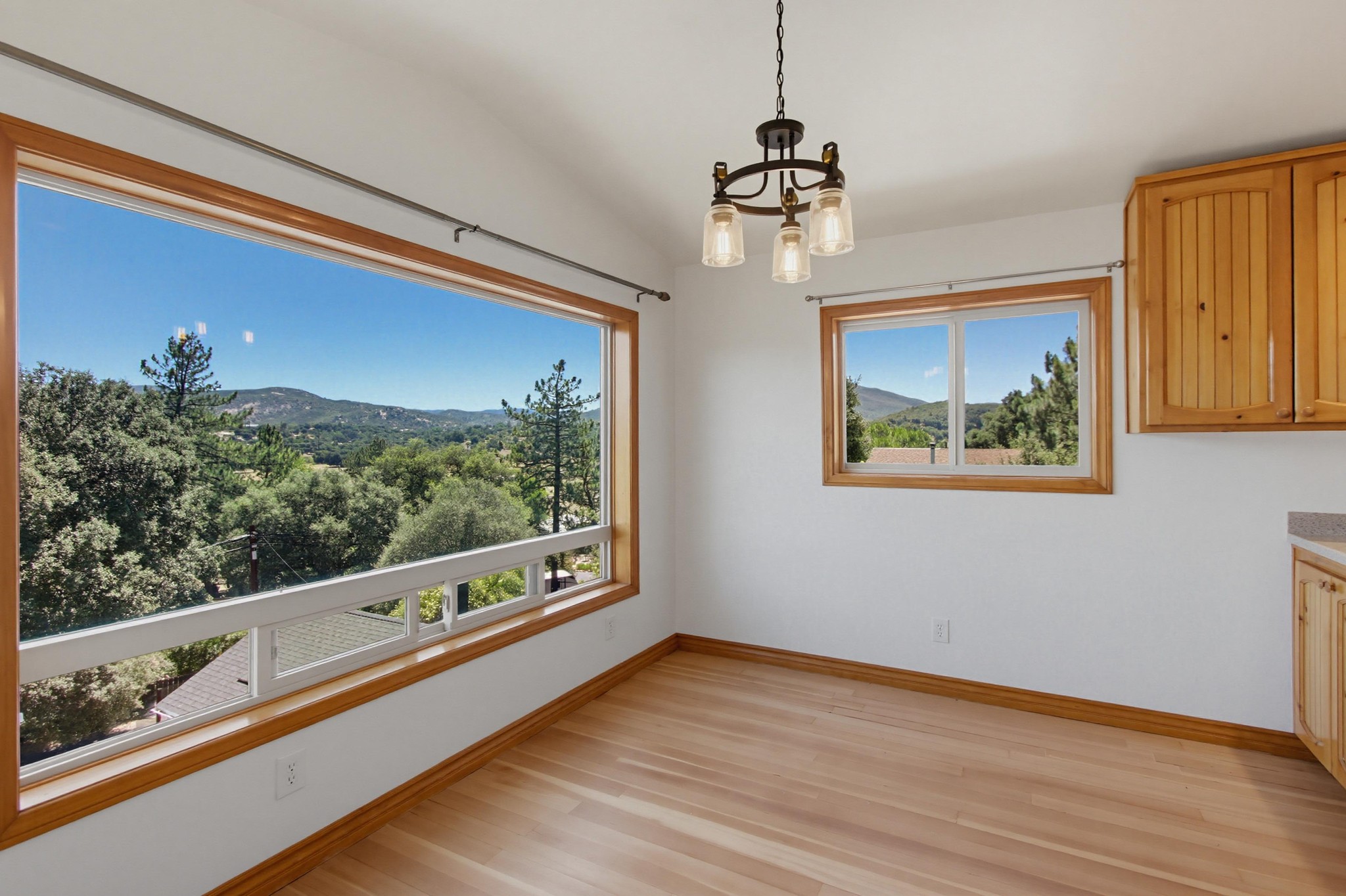 Virtual tour photo 13 of 56 for 9640 Oak Grove Dr