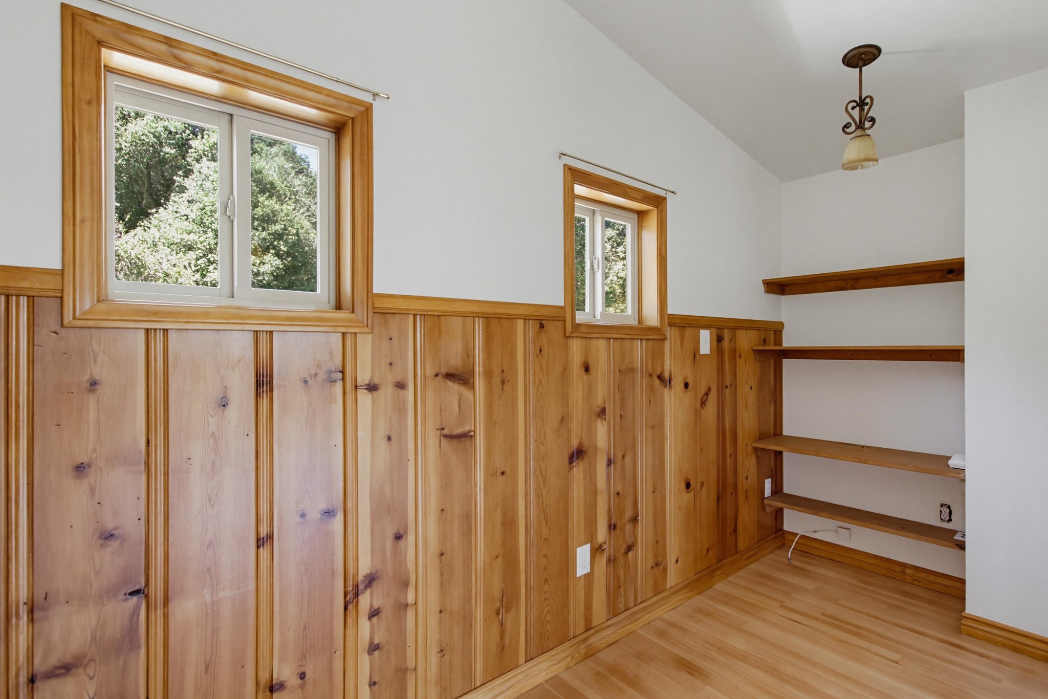 Virtual tour photo 16 of 56 for 9640 Oak Grove Dr