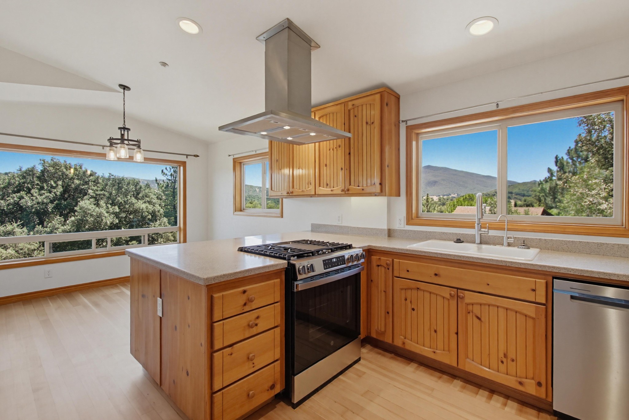Virtual tour photo 21 of 56 for 9640 Oak Grove Dr