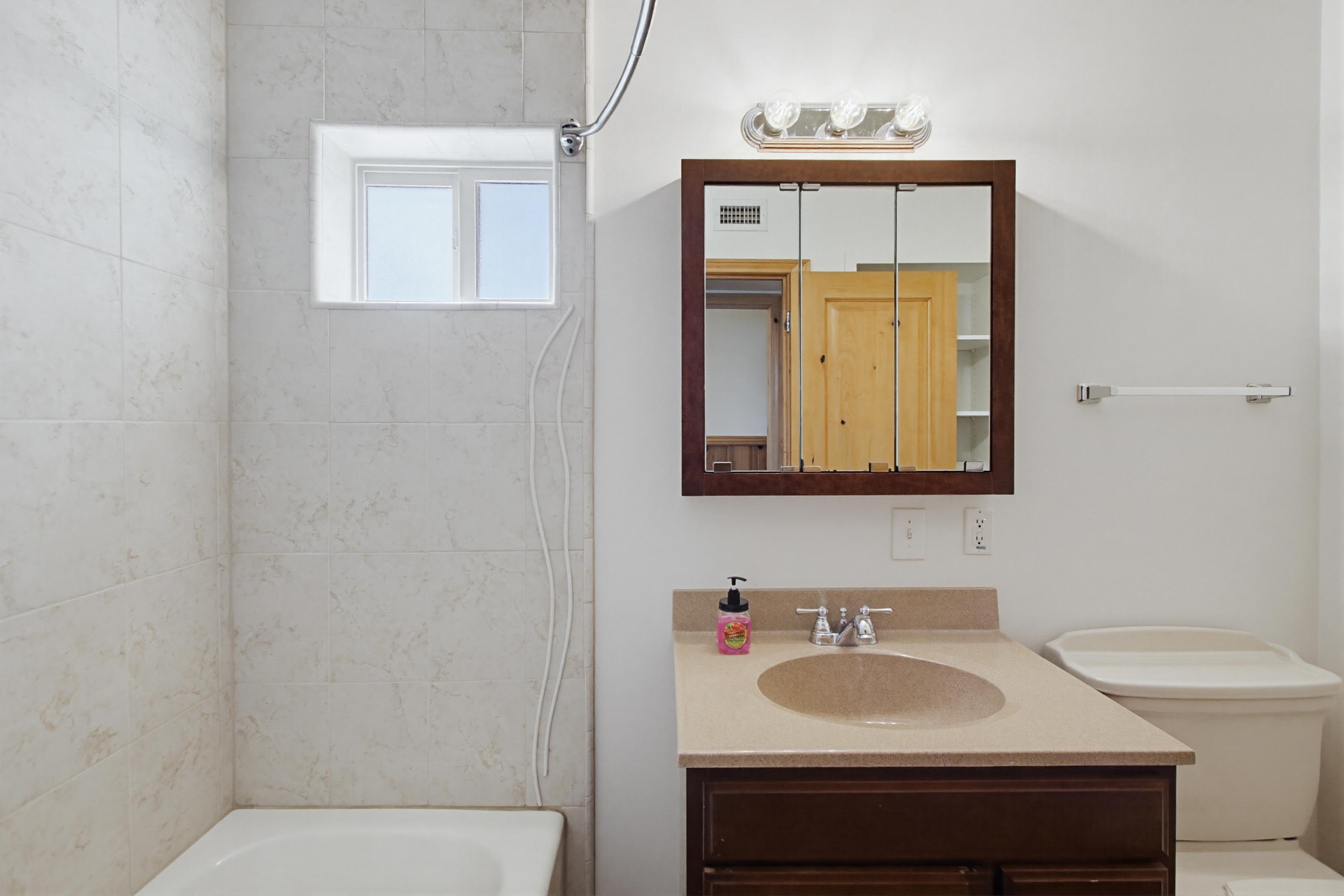 Virtual tour photo 29 of 56 for 9640 Oak Grove Dr