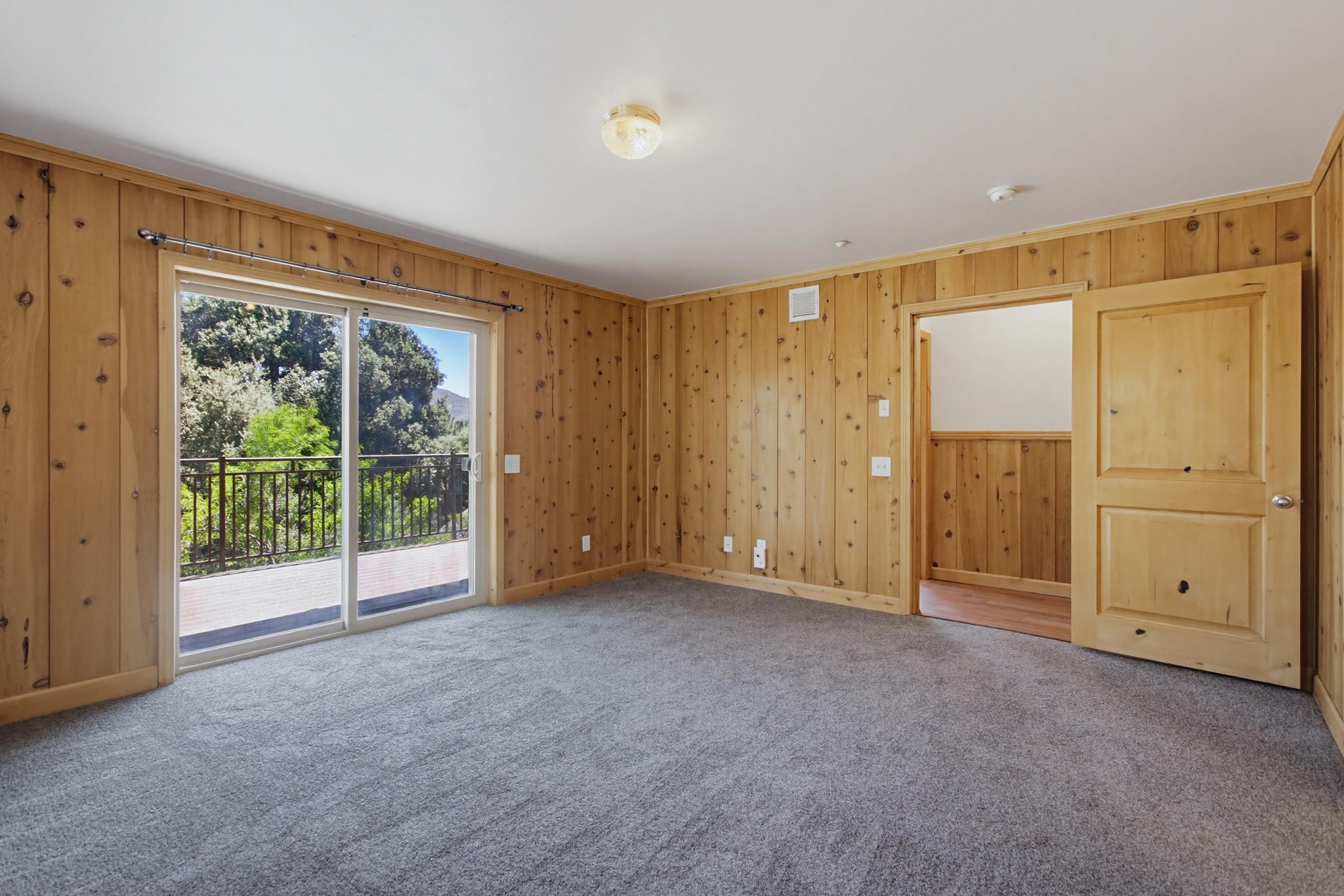 Virtual tour photo 32 of 56 for 9640 Oak Grove Dr