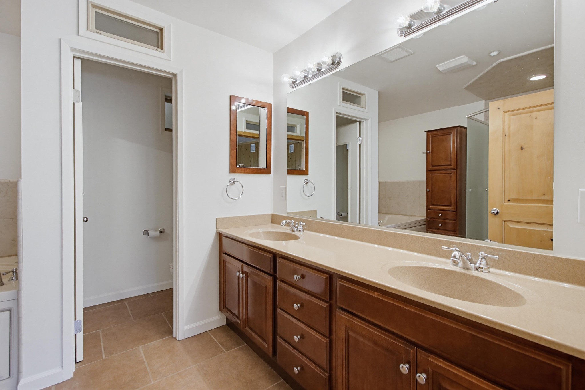 Virtual tour photo 36 of 56 for 9640 Oak Grove Dr
