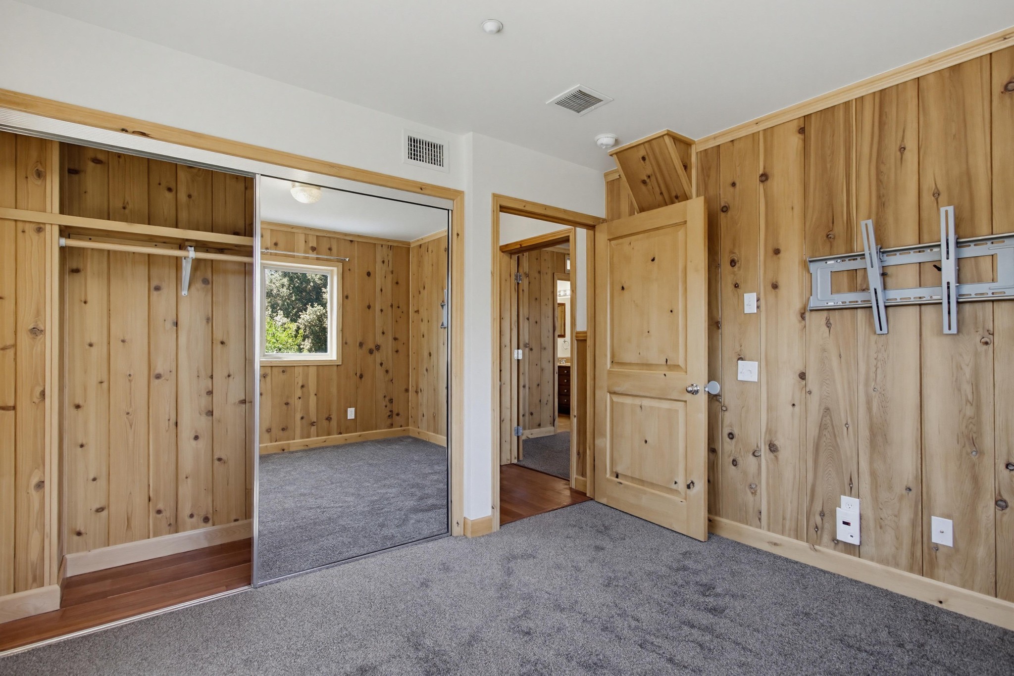 Virtual tour photo 47 of 56 for 9640 Oak Grove Dr